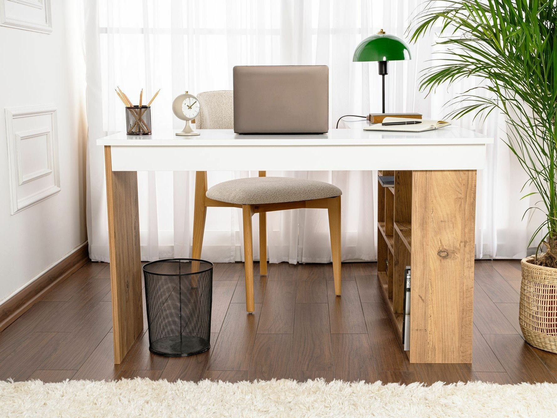 Kotna pisalna miza Asheboro 170