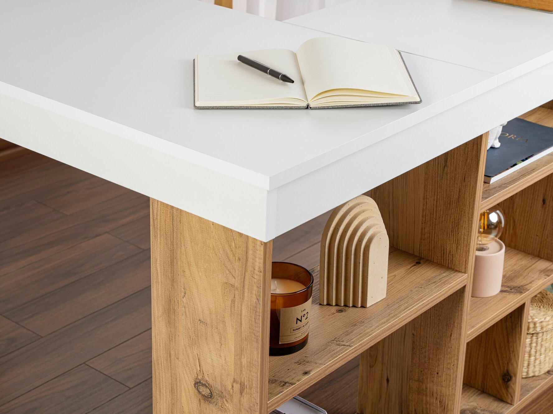 Kotna pisalna miza Asheboro 170