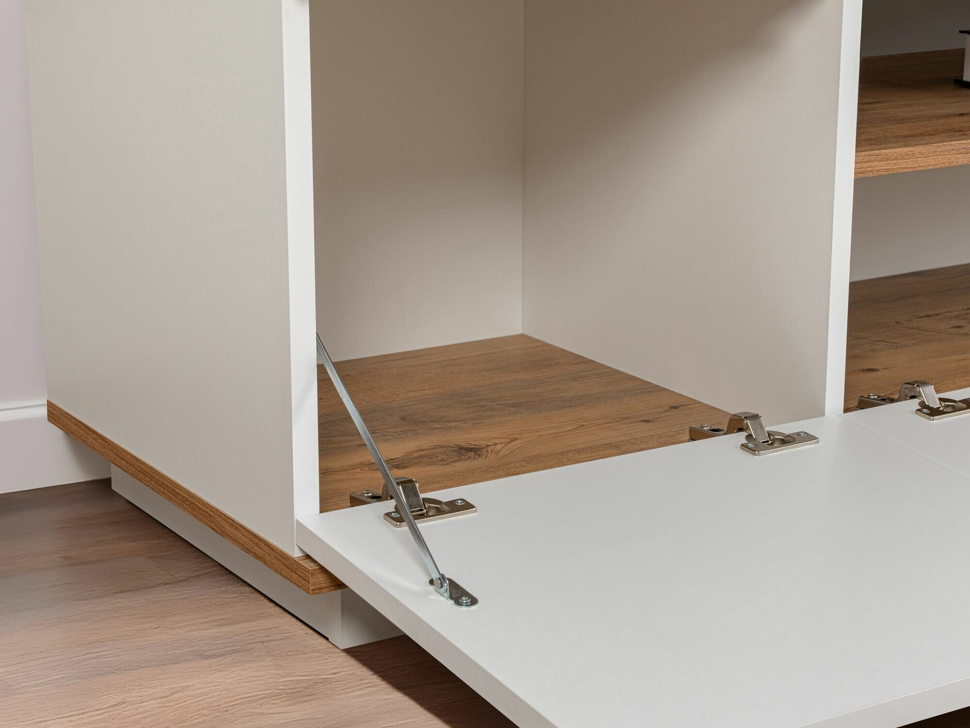 TV-omarica Kailua 2405 (Bela)