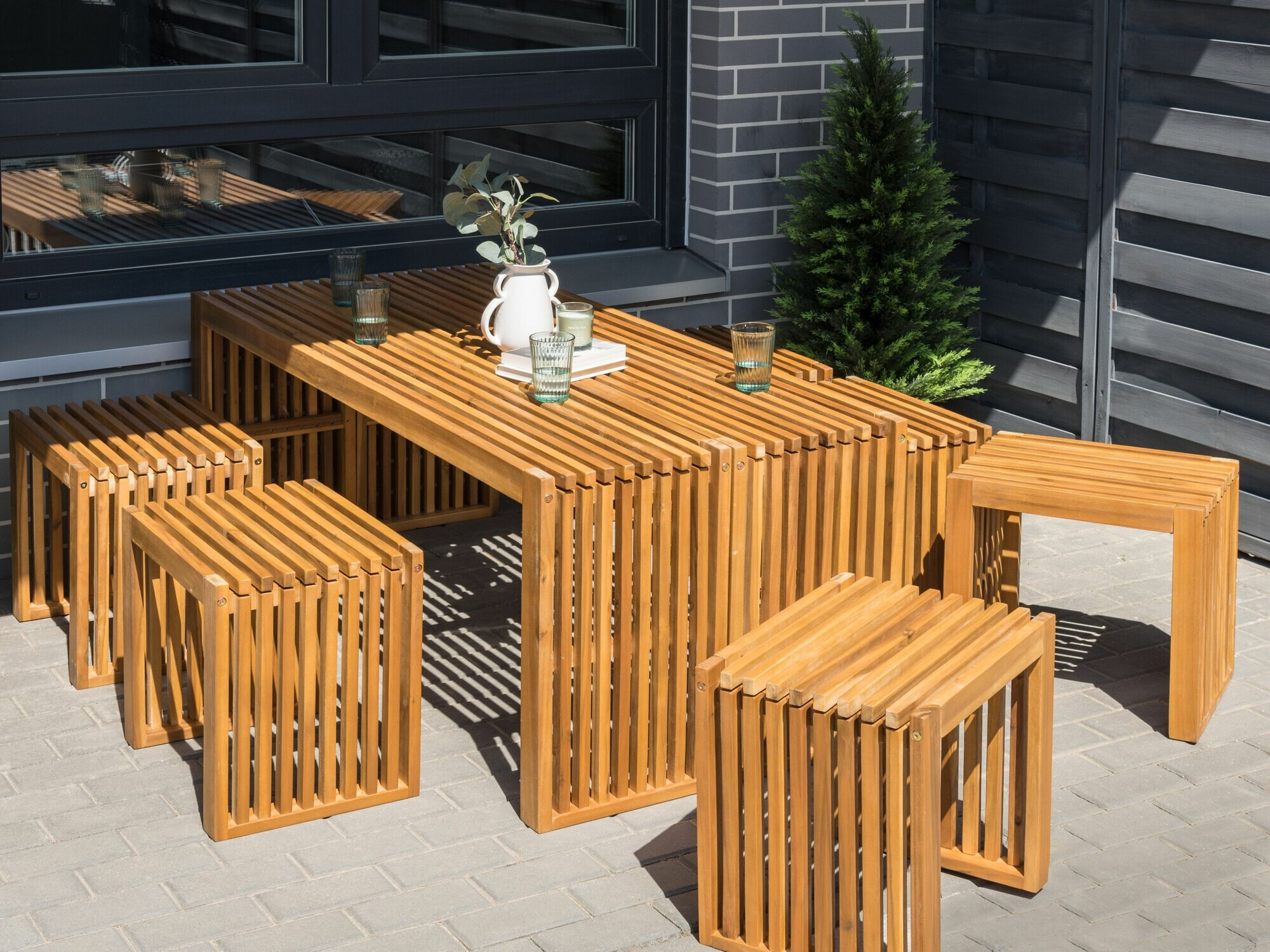 Komplet mize in stolov Berwyn 2544
