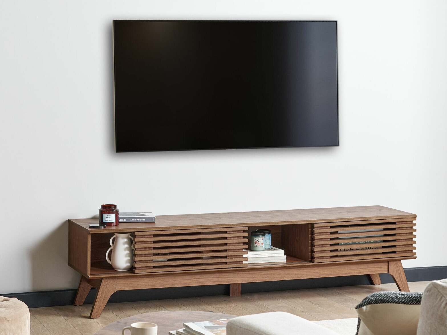 TV-omarica Berwyn 2554 (Temno rjava)