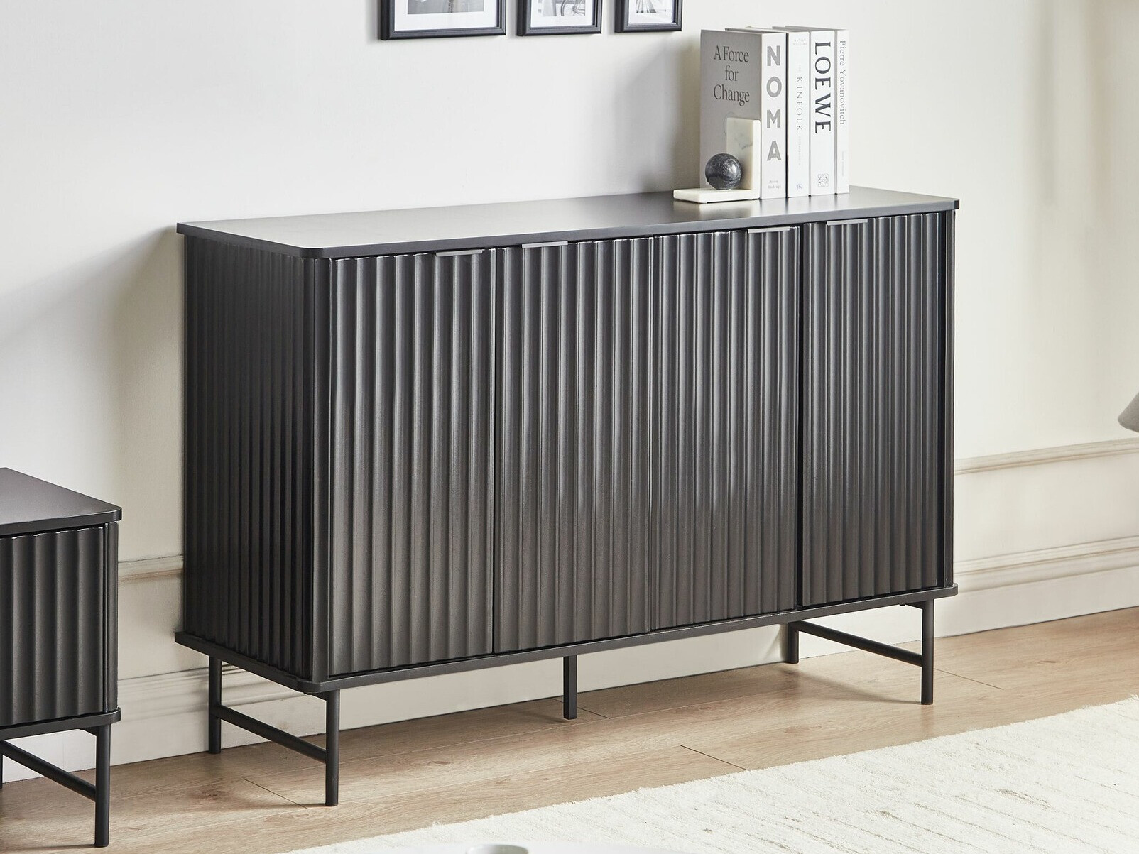 Omarica Berwyn 2577 (Črna)