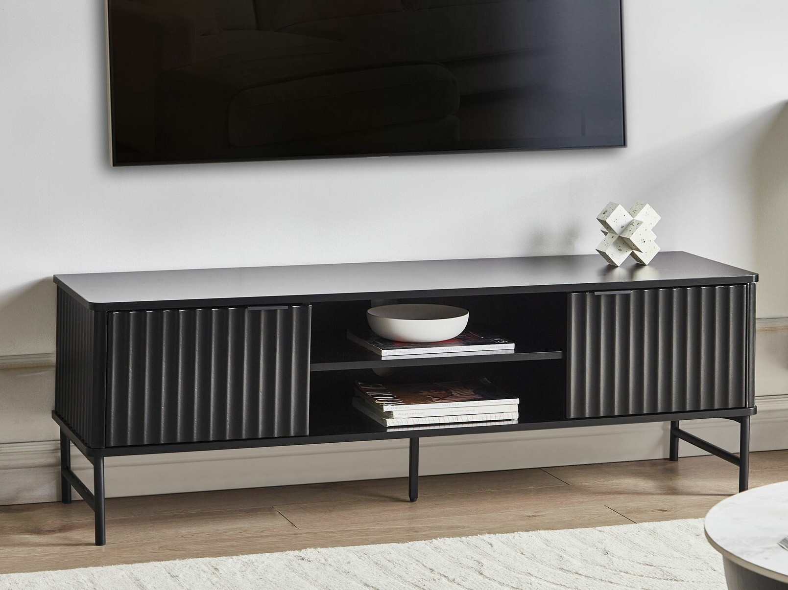 TV-omarica Berwyn 2575 (Črna)