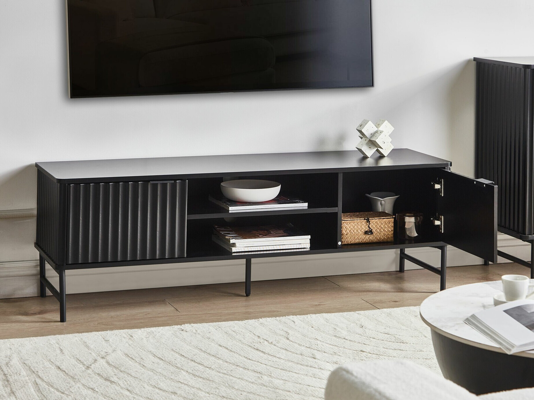 TV-omarica Berwyn 2575 (Črna)