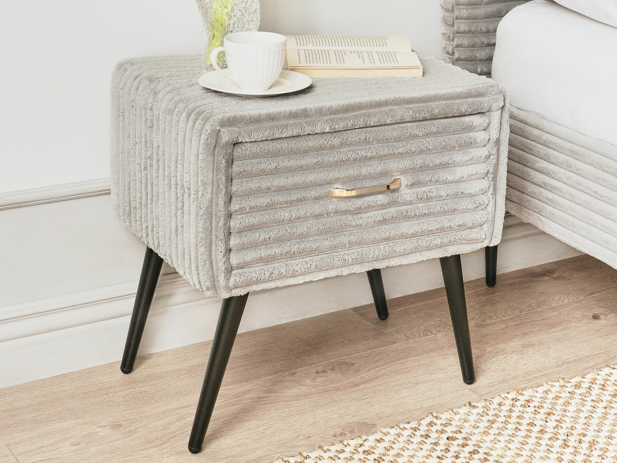 Nočna omarica Berwyn 2590 (Svetlo siva)