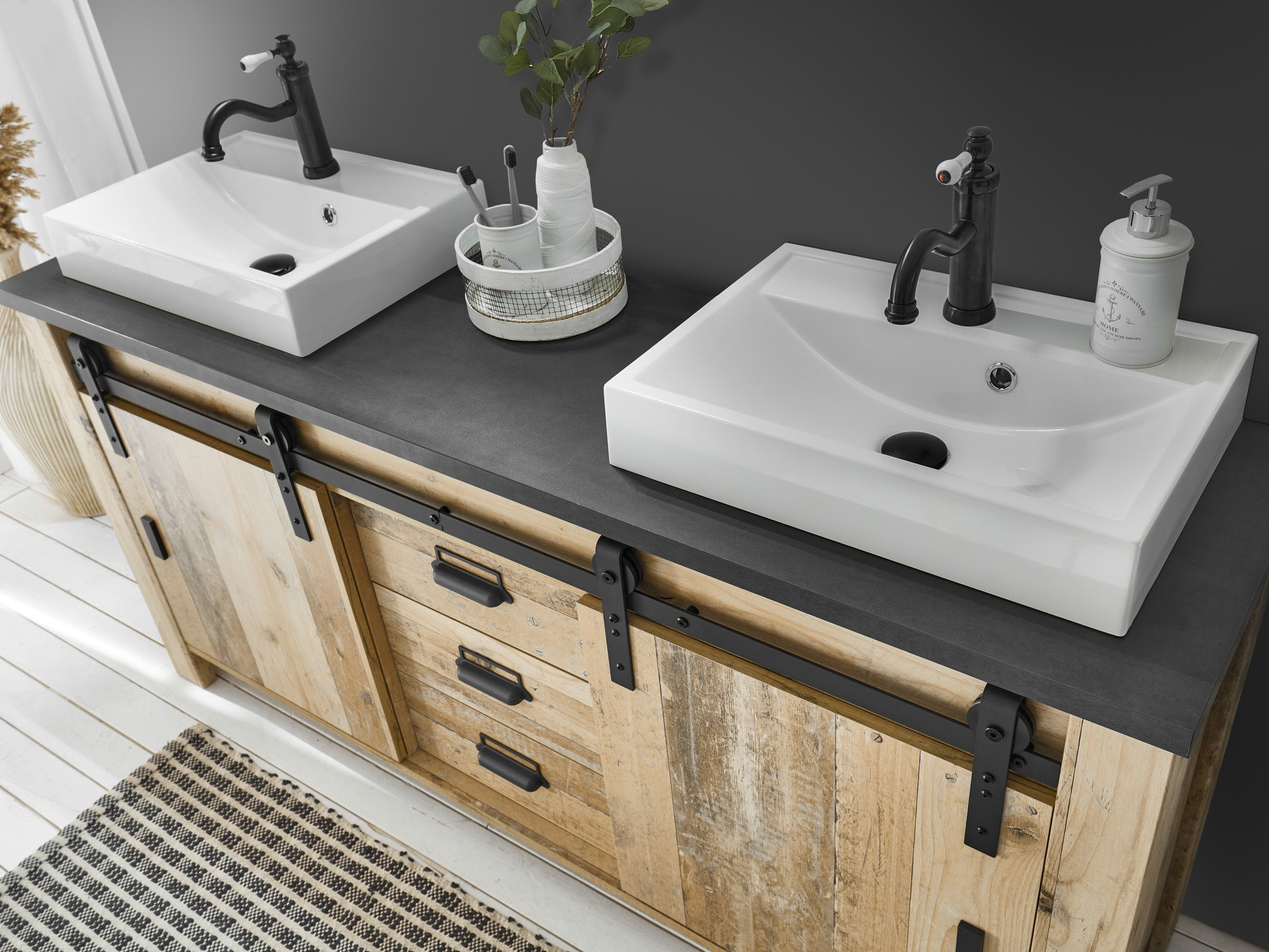 Prostostoječa kopalniška omarica za umivalnik Cirtale 134 (Rustikalen les + Antracit)