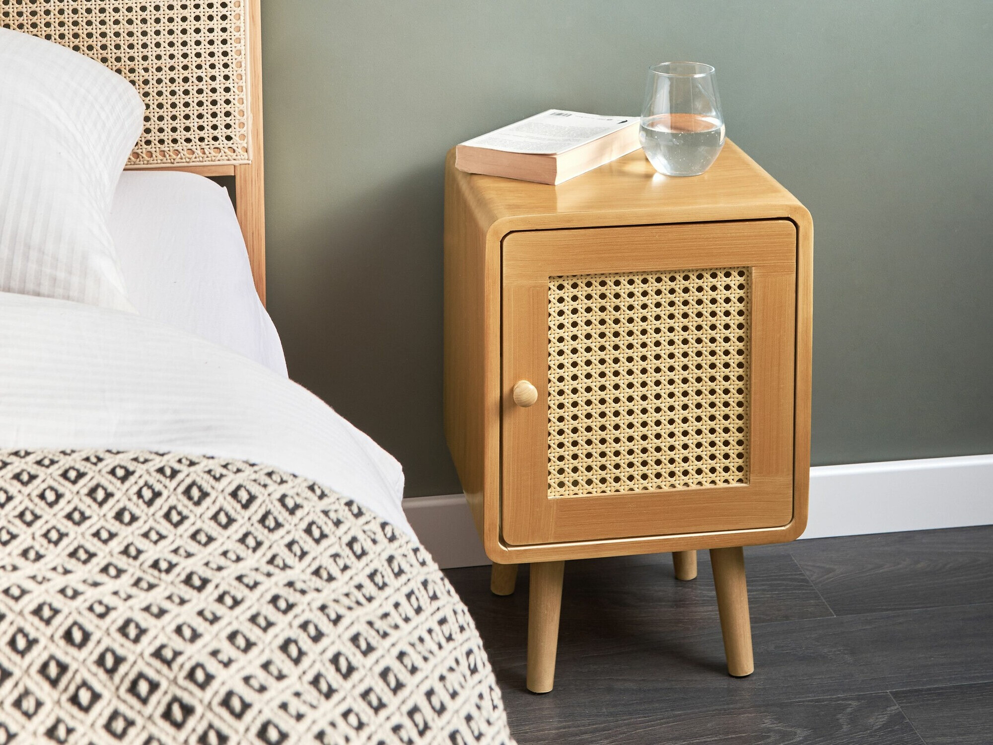 Nočna omarica Berwyn 2632 (Svetlo rjava)