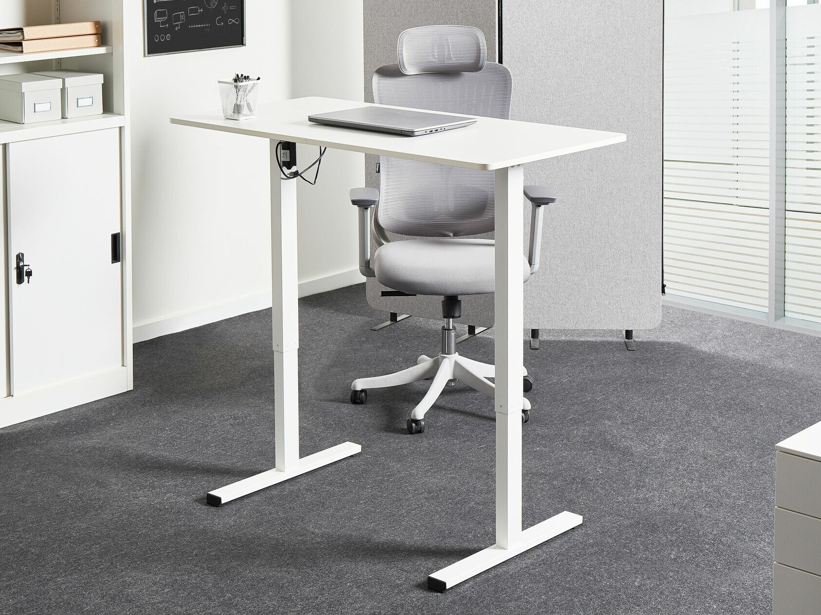 Dvižna pisalna miza Berwyn 2639 (Bela)