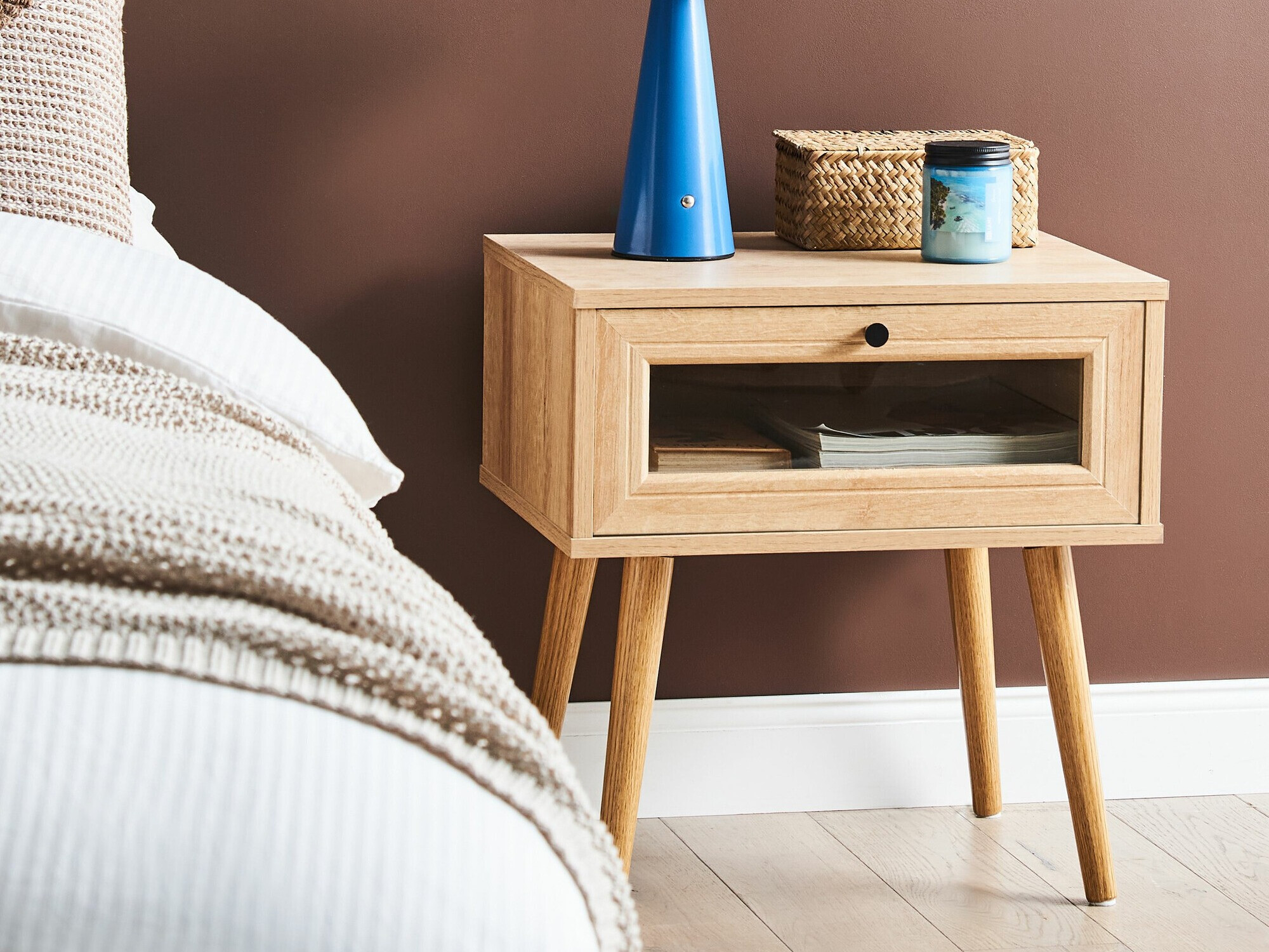 Nočna omarica Berwyn 2677