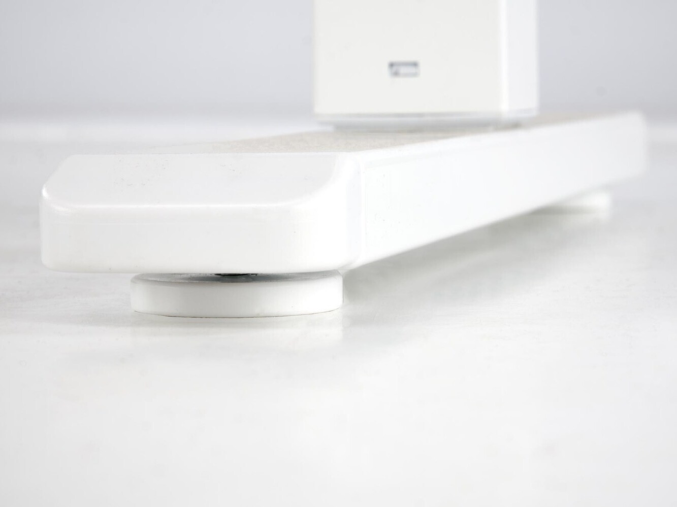 Dvižna pisalna miza Houston 1704 (Artisan hrast + Bela)