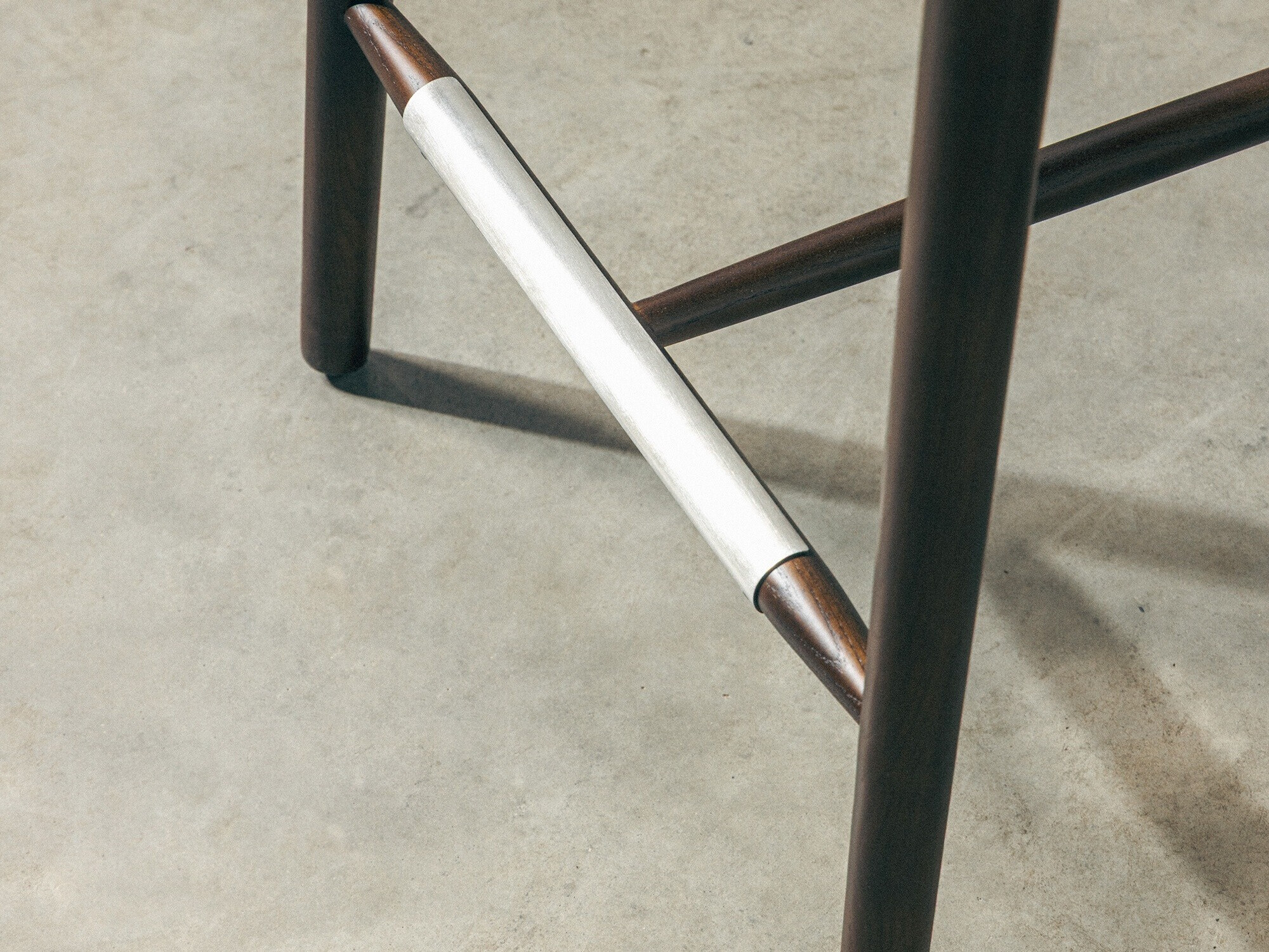 Srednje visok barski stol Burleson 200