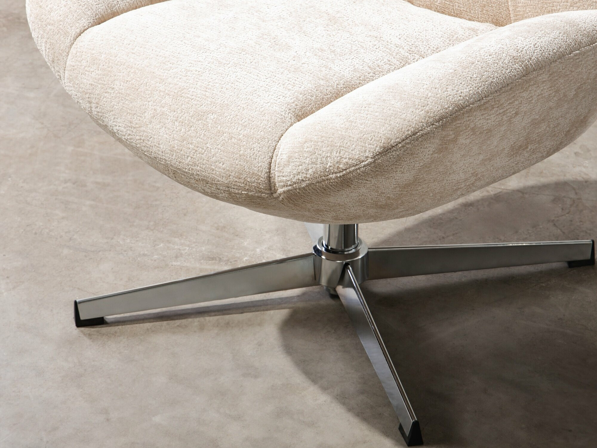 Fotelj Burleson 214 (Krema)