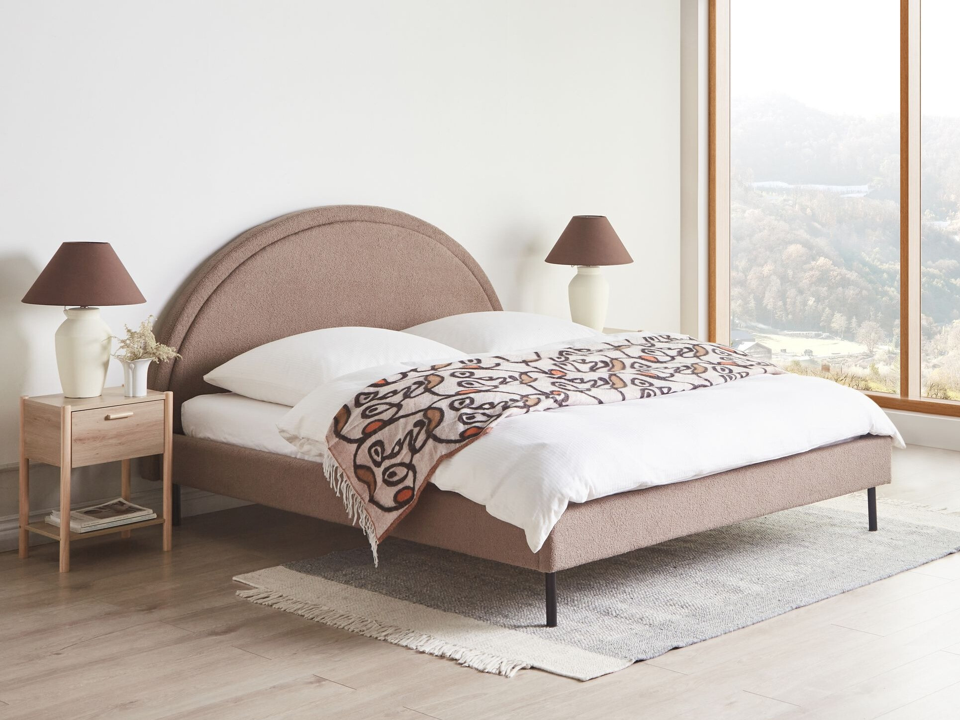 Postelja Berwyn 331 (Taupe)