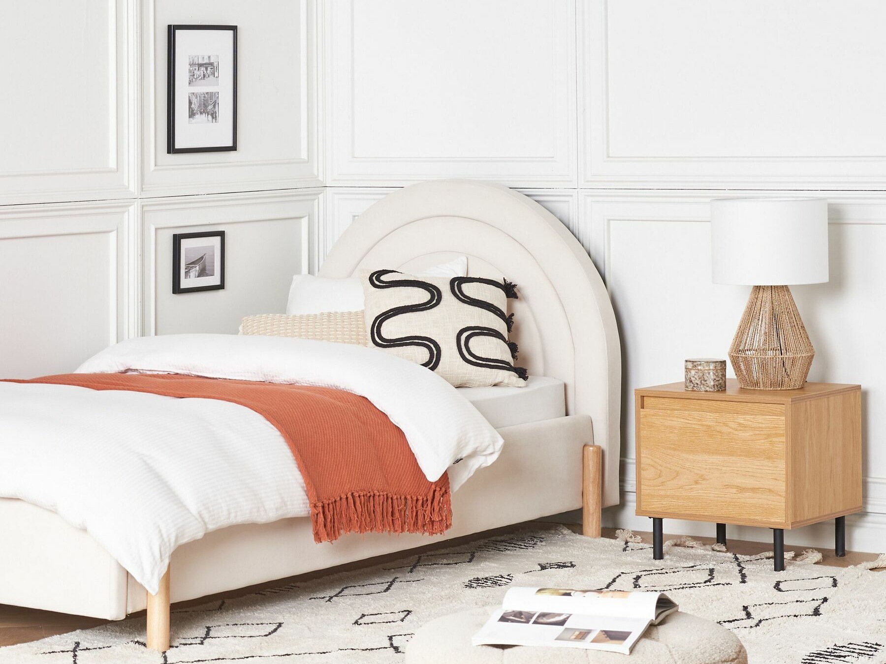 Nočna omarica Berwyn 551