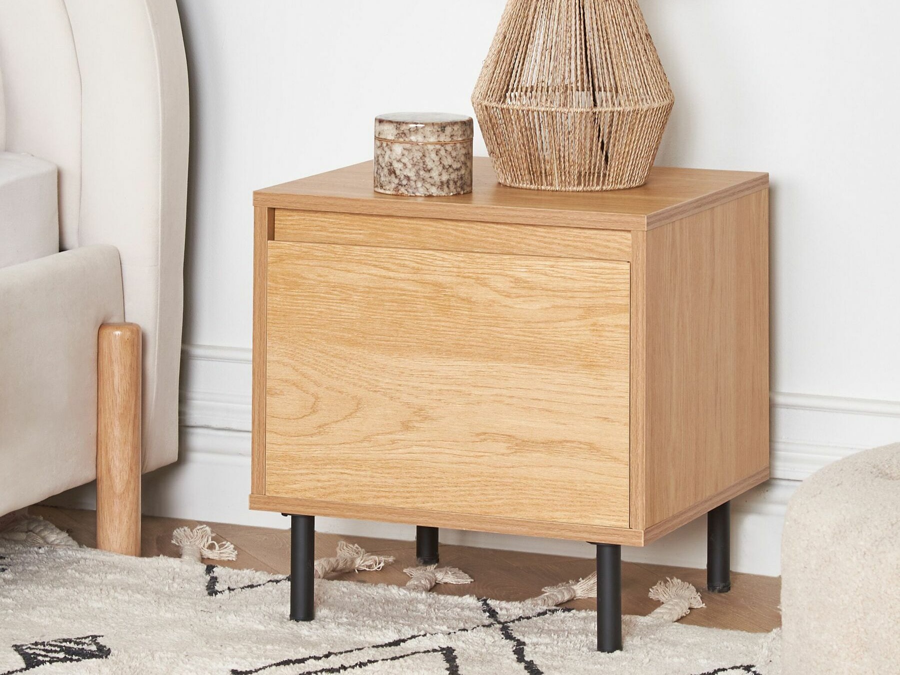 Nočna omarica Berwyn 551