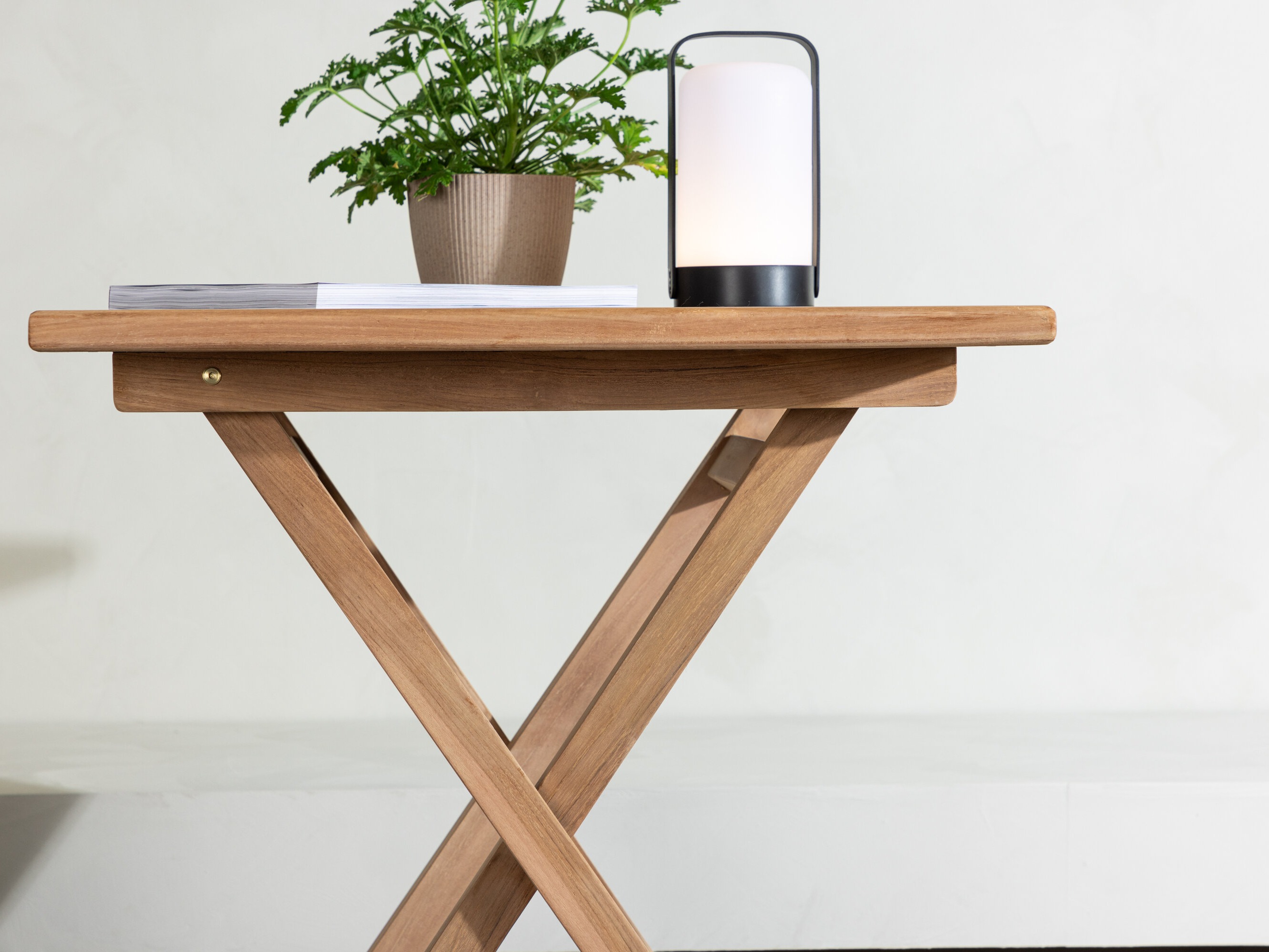 Vrtna miza Nunova 128