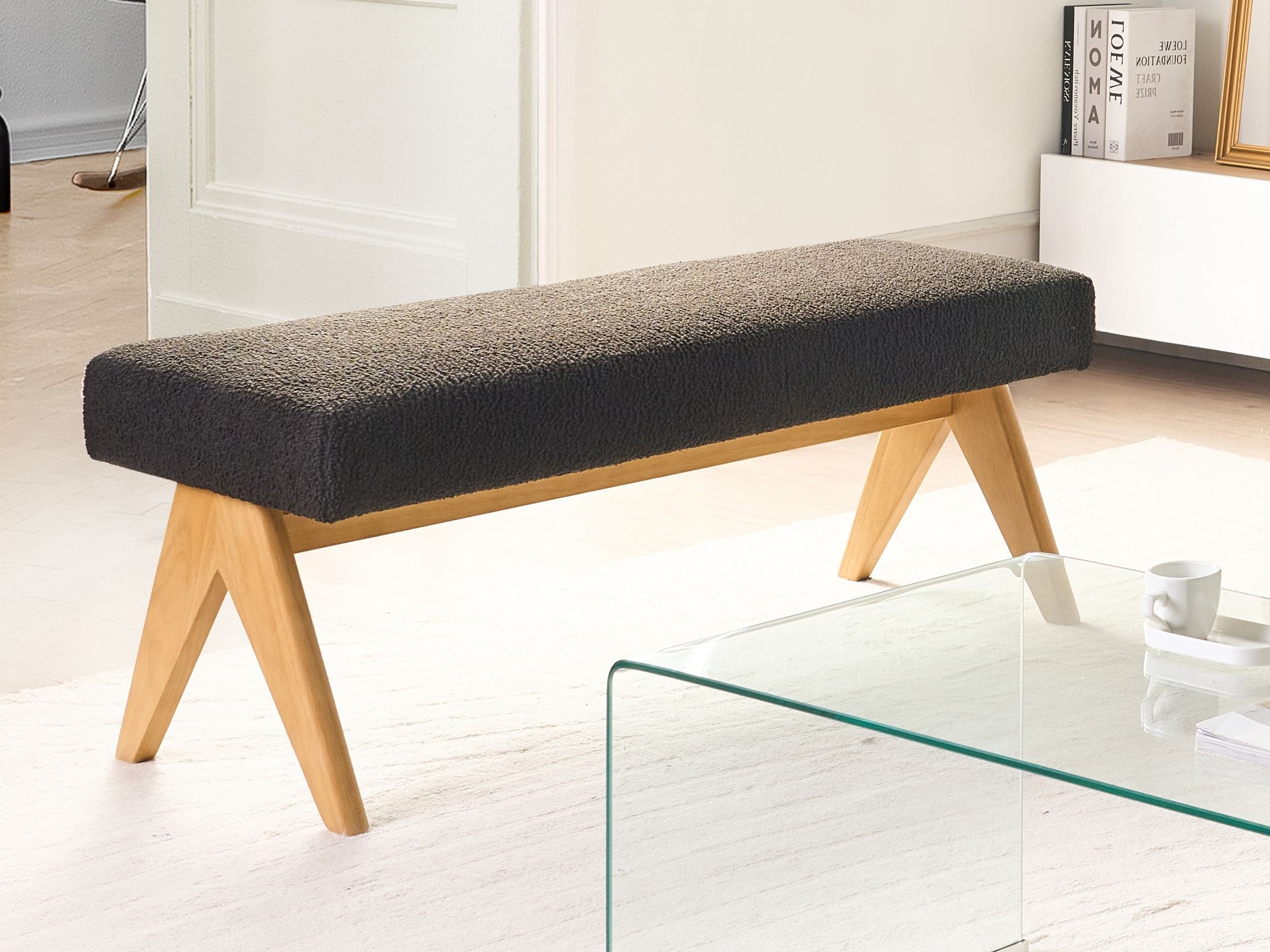 Klop z oblazinjenjem Berwyn 2714 (Črna + Svetel les)