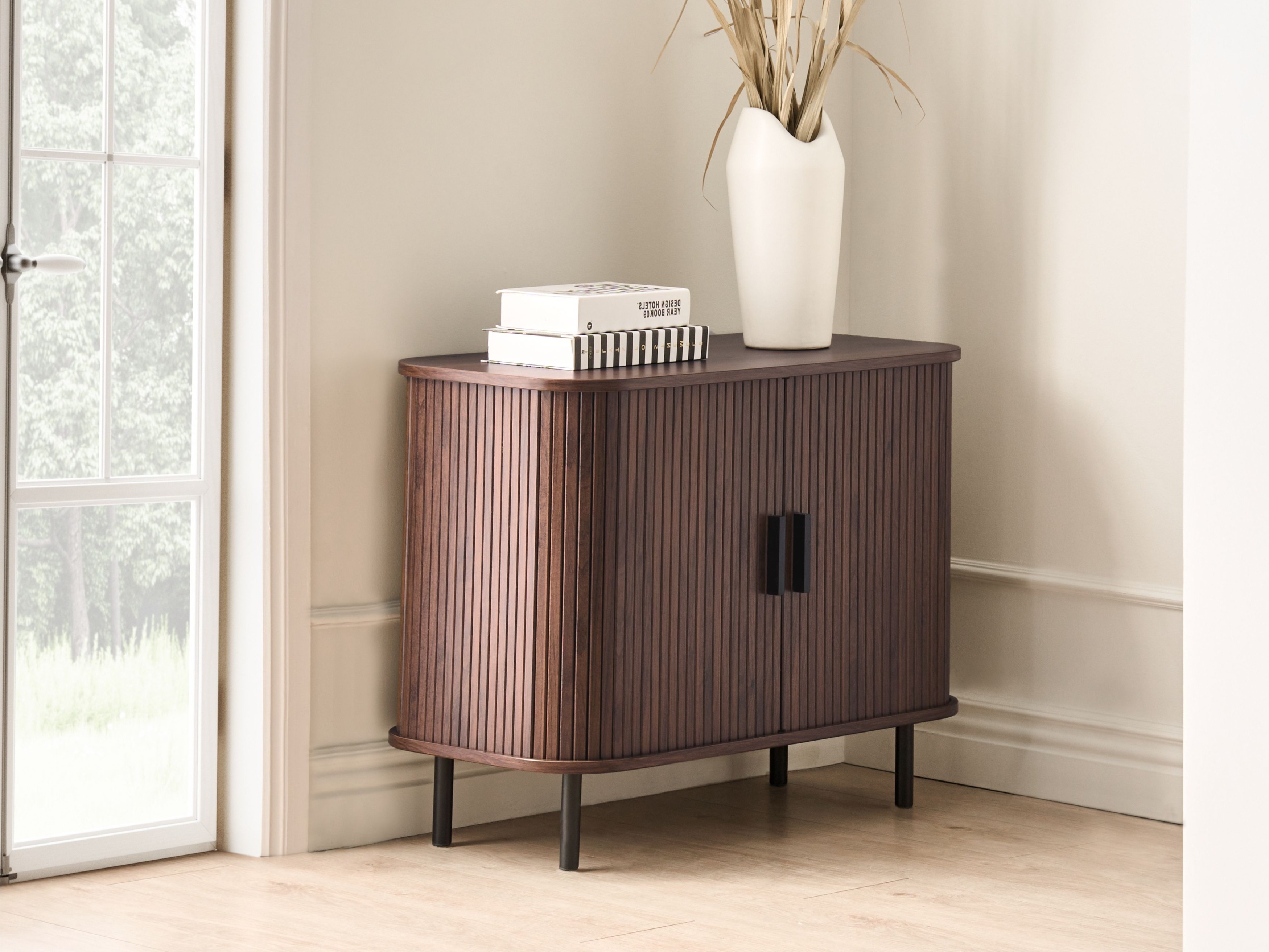 Omarica Fencalu 108 (Temno rjava)