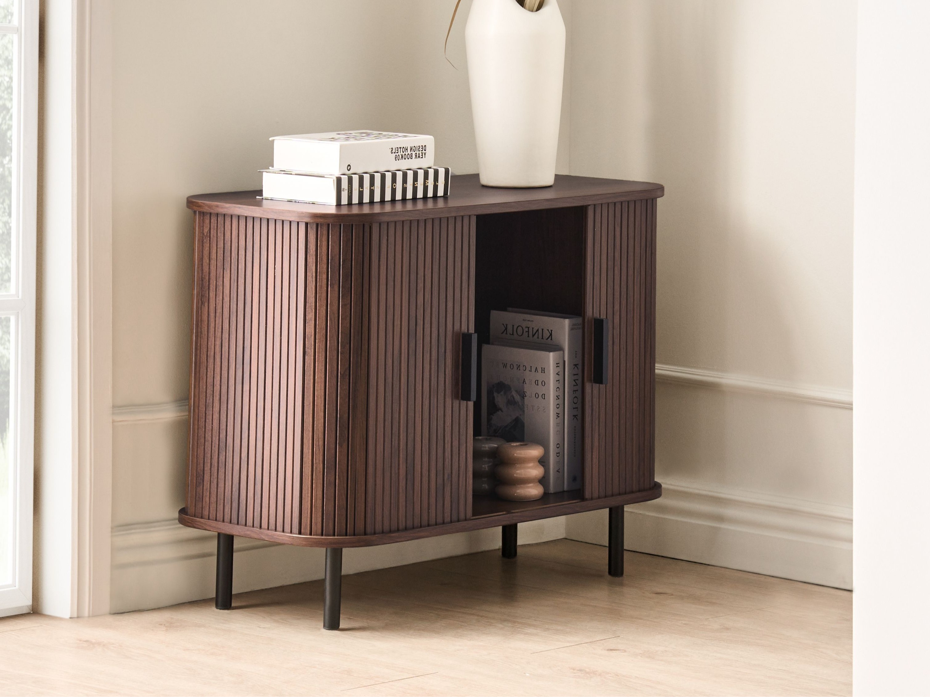 Omarica Fencalu 108 (Temno rjava)