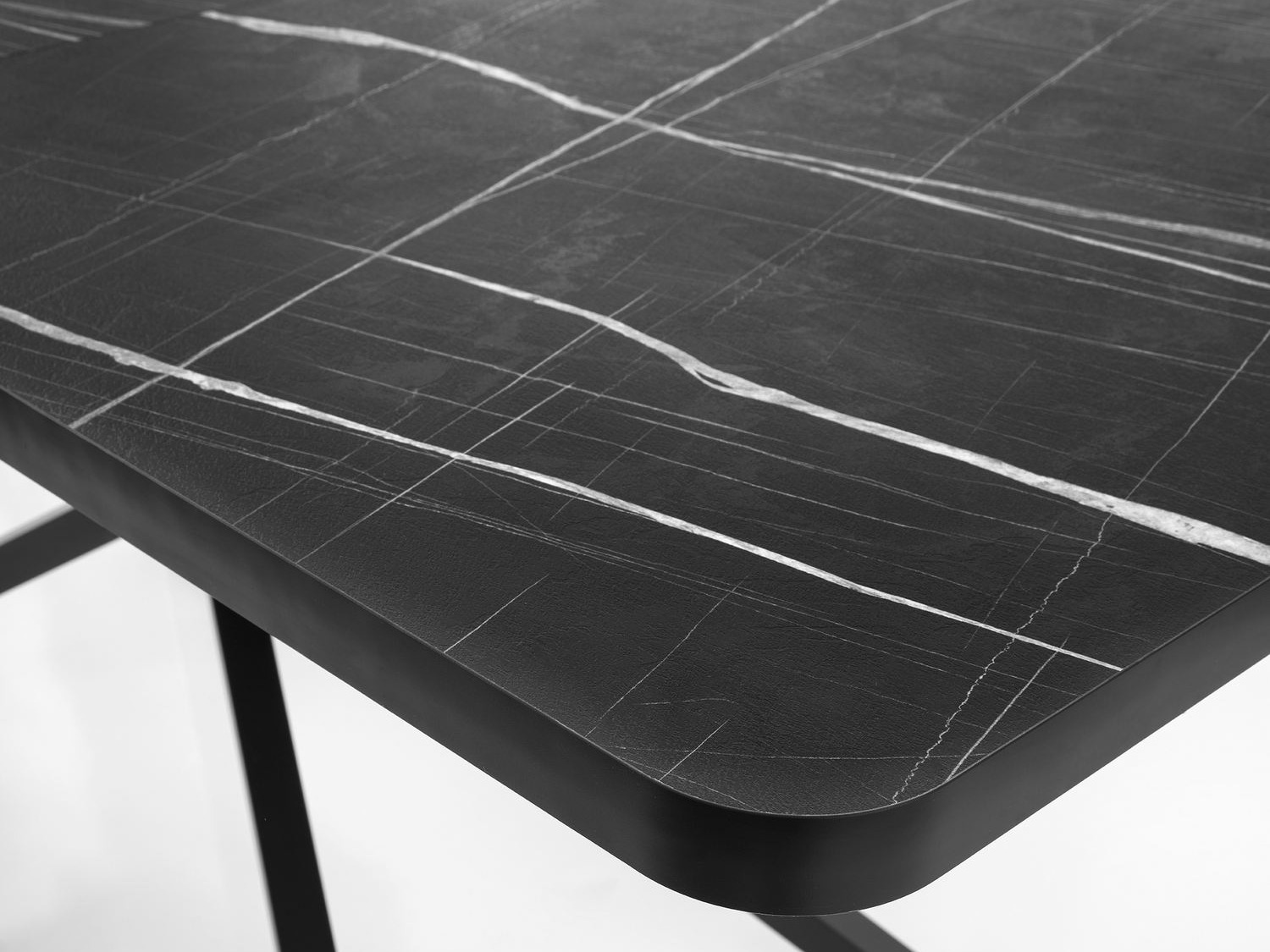 Miza Kailua 2624 (Črni marmor)