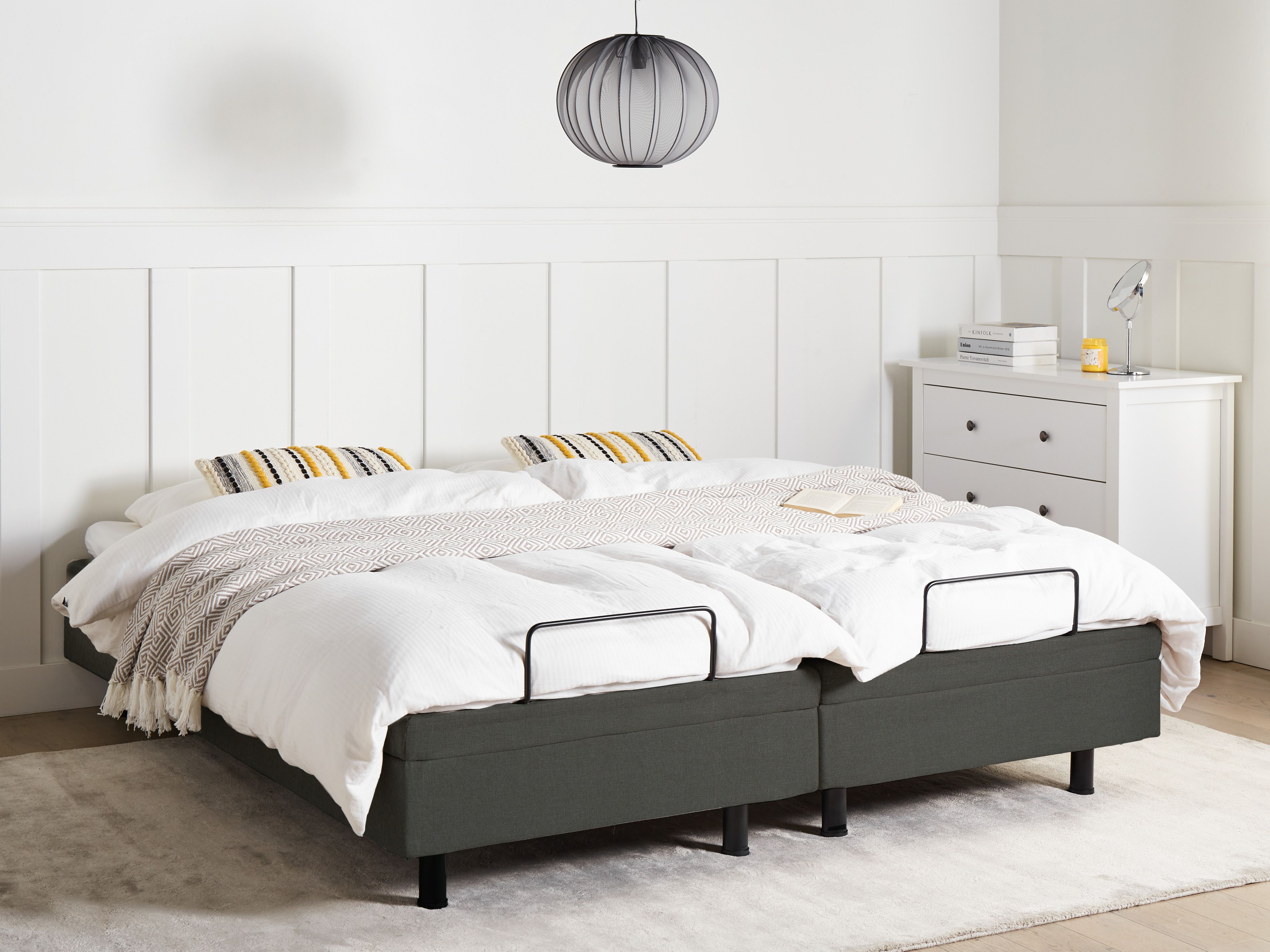 Postelja Berwyn 2750 (Temno siva)