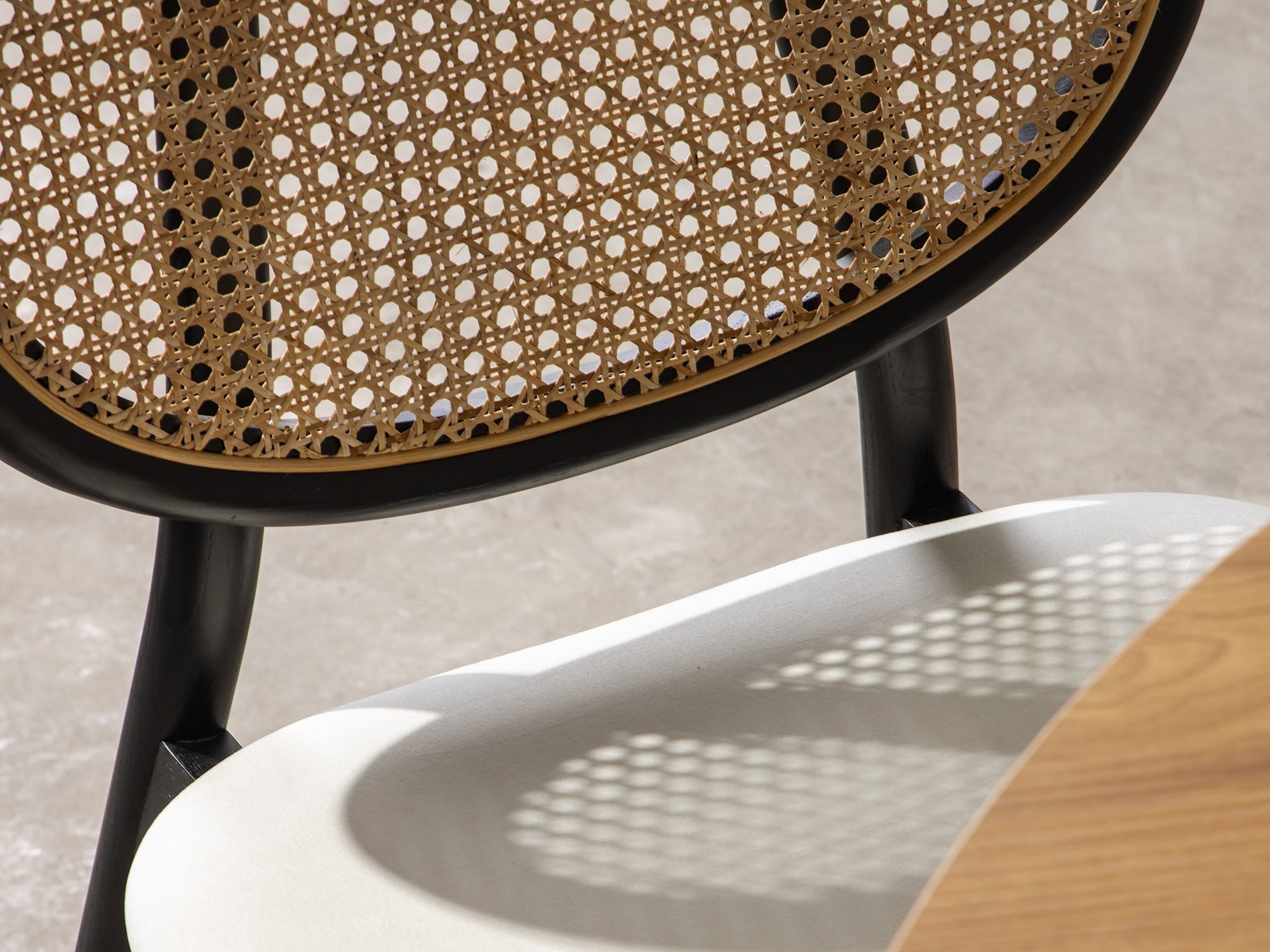 Stol Burleson 347 (Črna + Bela)