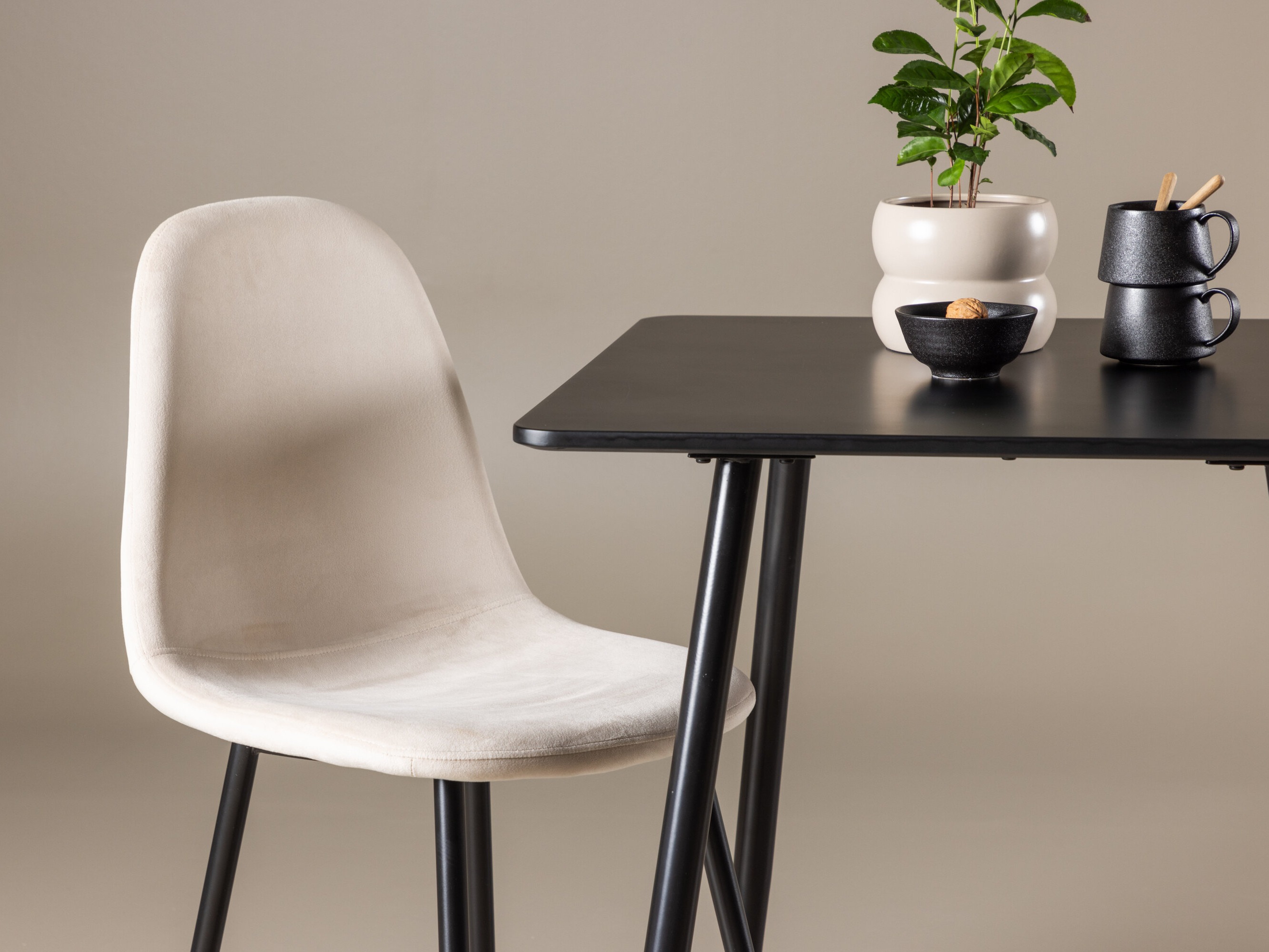 Jedilniški komplet Dallas 4909 (Bež + Črna)