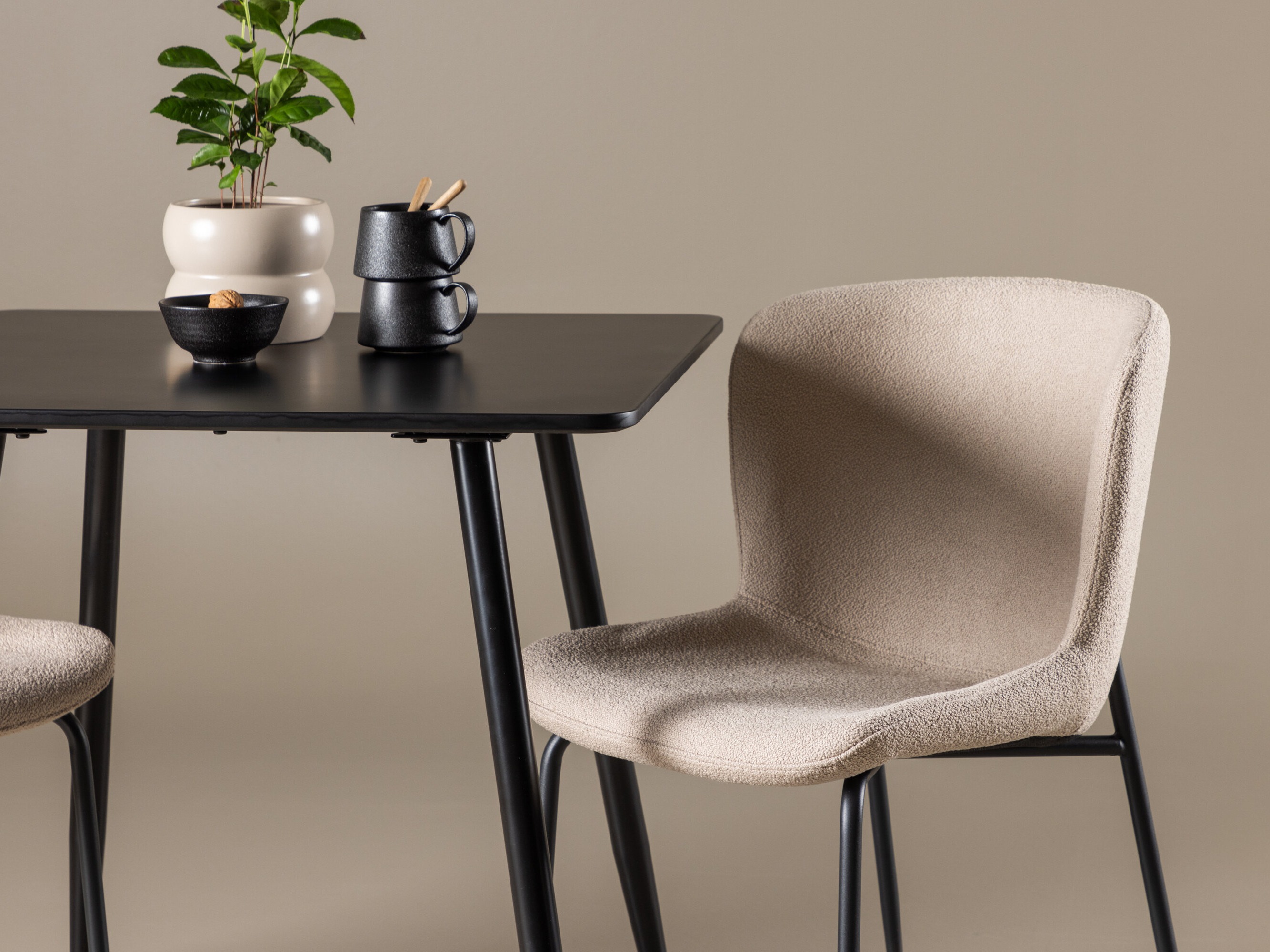 Jedilniški komplet Dallas 4910 (Črna + Bež)