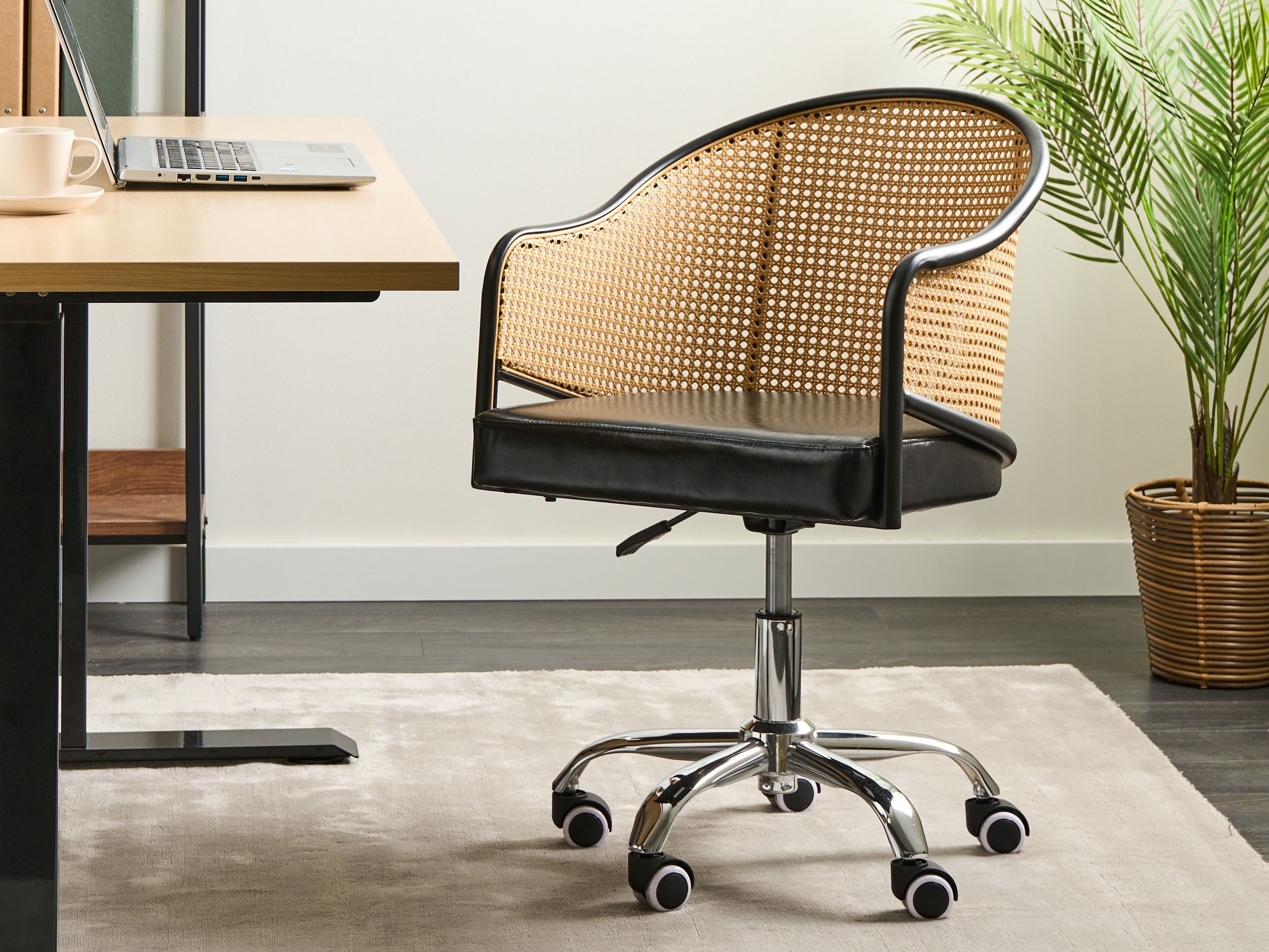 Pisarniški stol Berwyn 2771 (Črna)