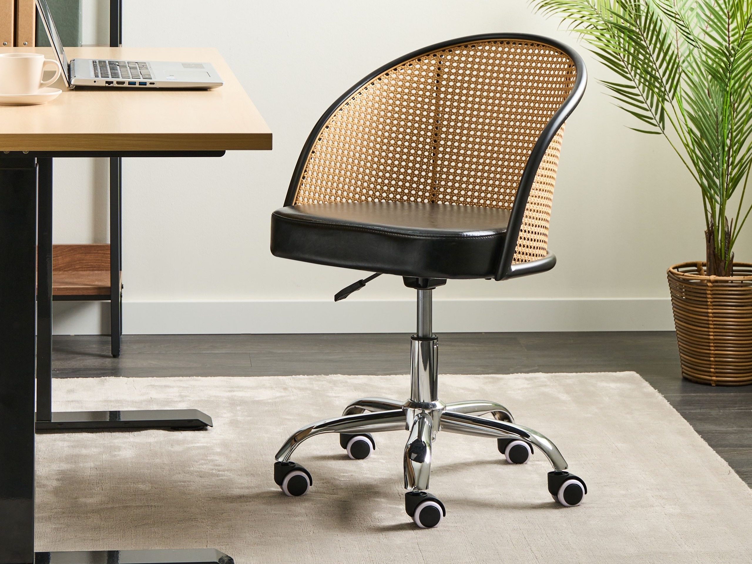 Pisarniški stol Berwyn 2772 (Črna)