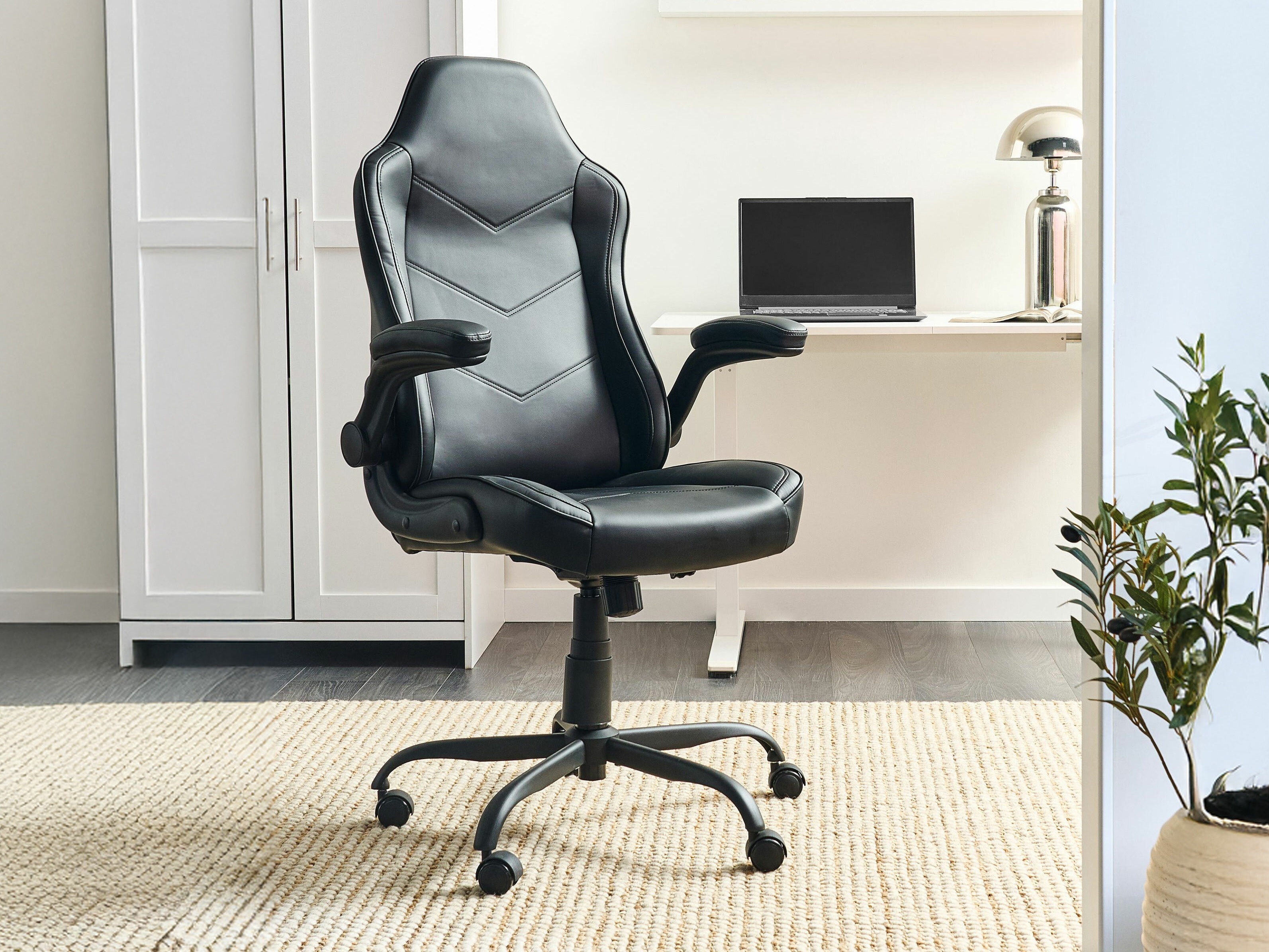 Pisarniški stol Berwyn 2766 (Črna)