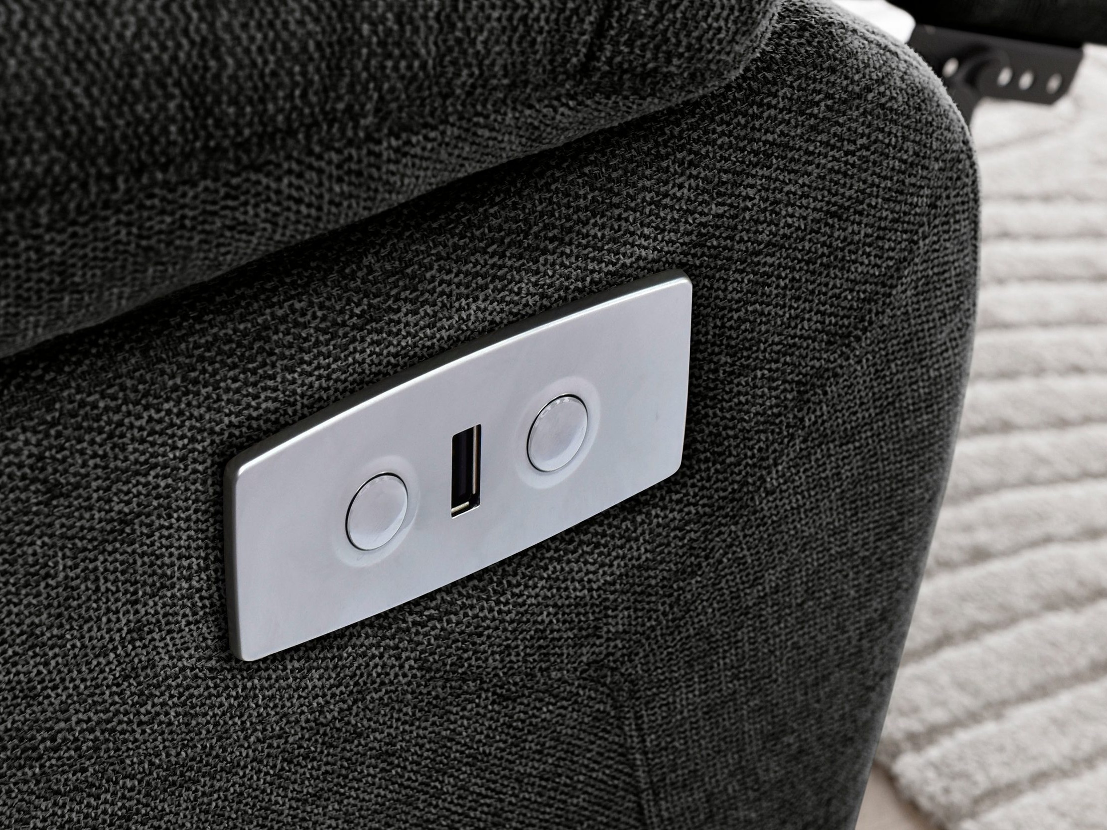 Fotelj s počivalnikom Denton 1324 (Antracit)