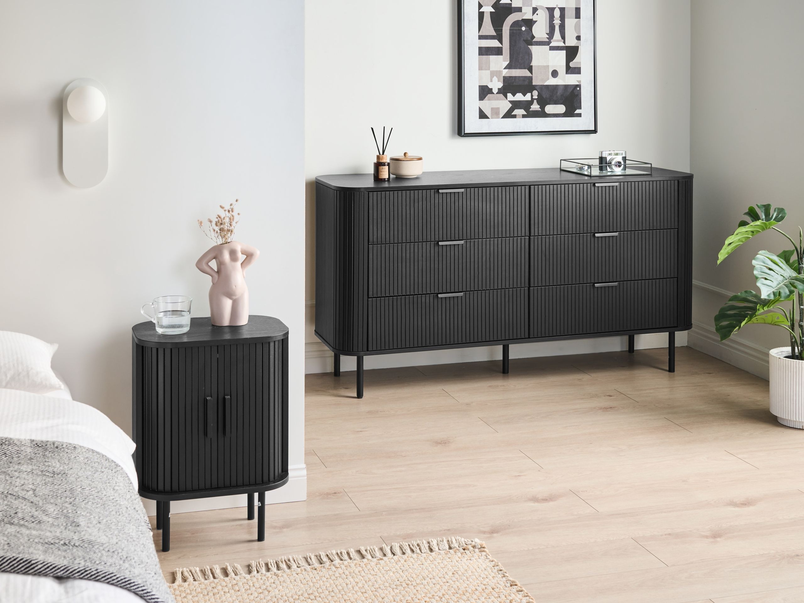 Komoda Fencalu 109 (Črna)