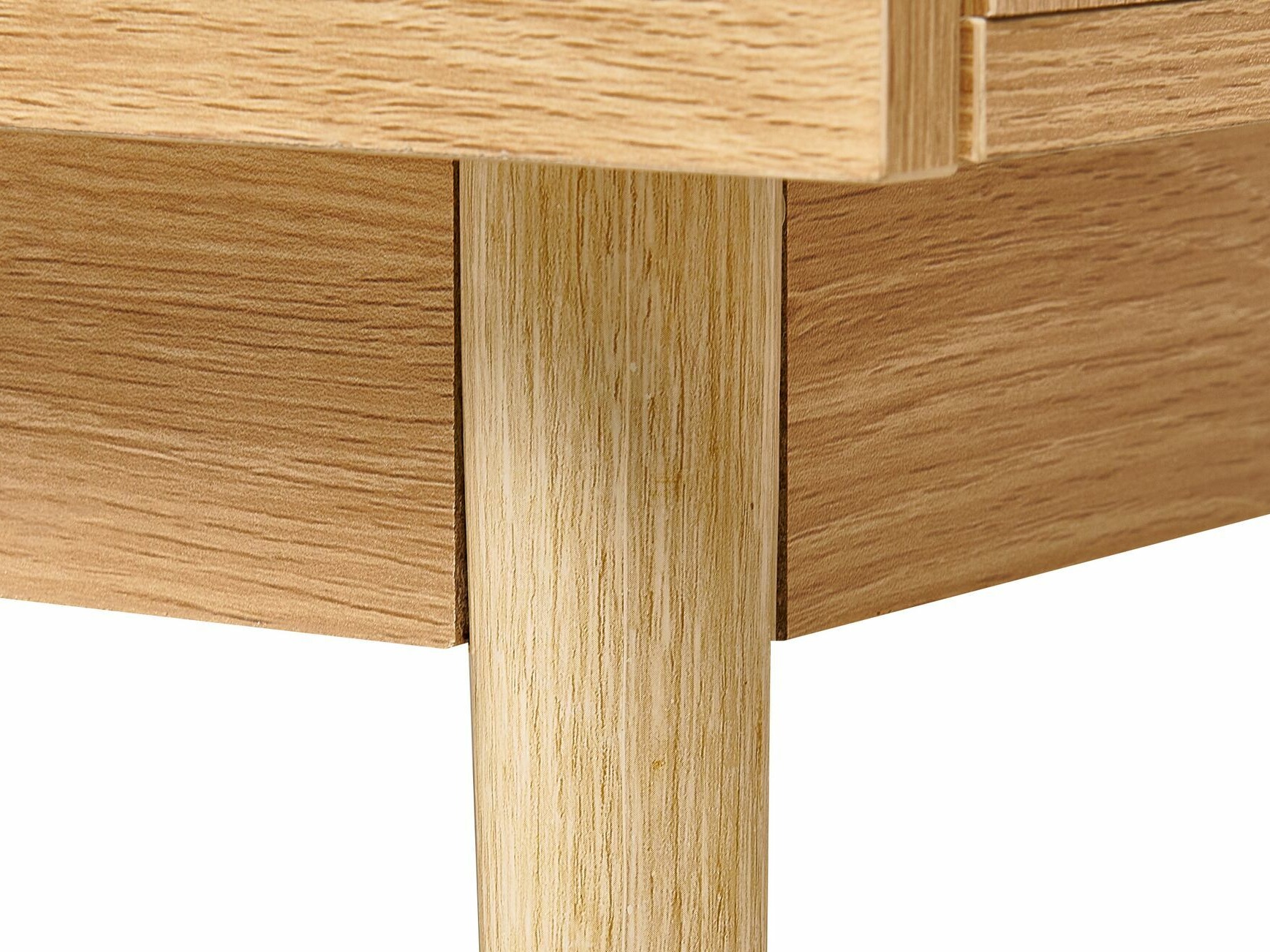 Nočna omarica Berwyn 2660