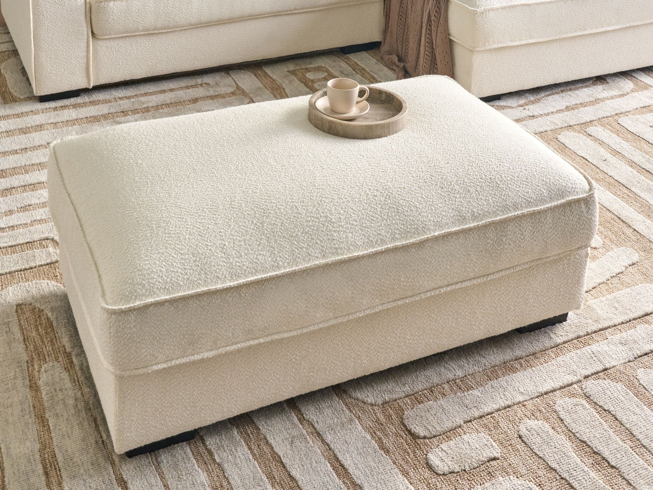 Klop z oblazinjenjem Berwyn 2860 (Bela)