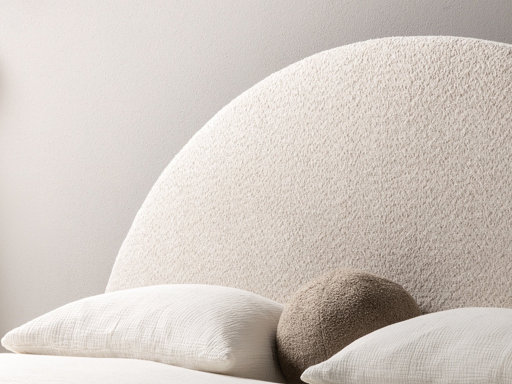 Postelja Burleson 388