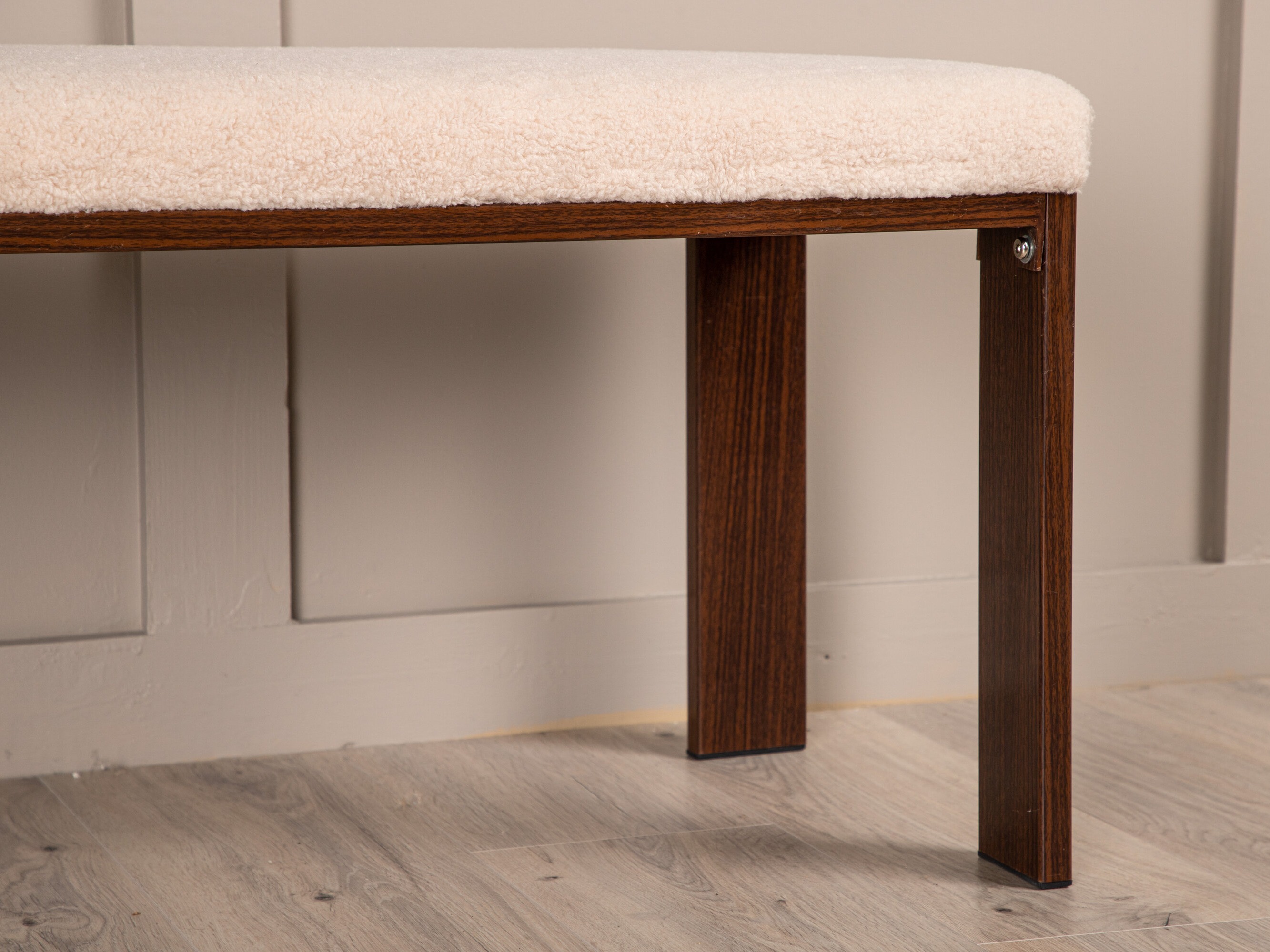 Klop z oblazinjenjem Dallas 3262