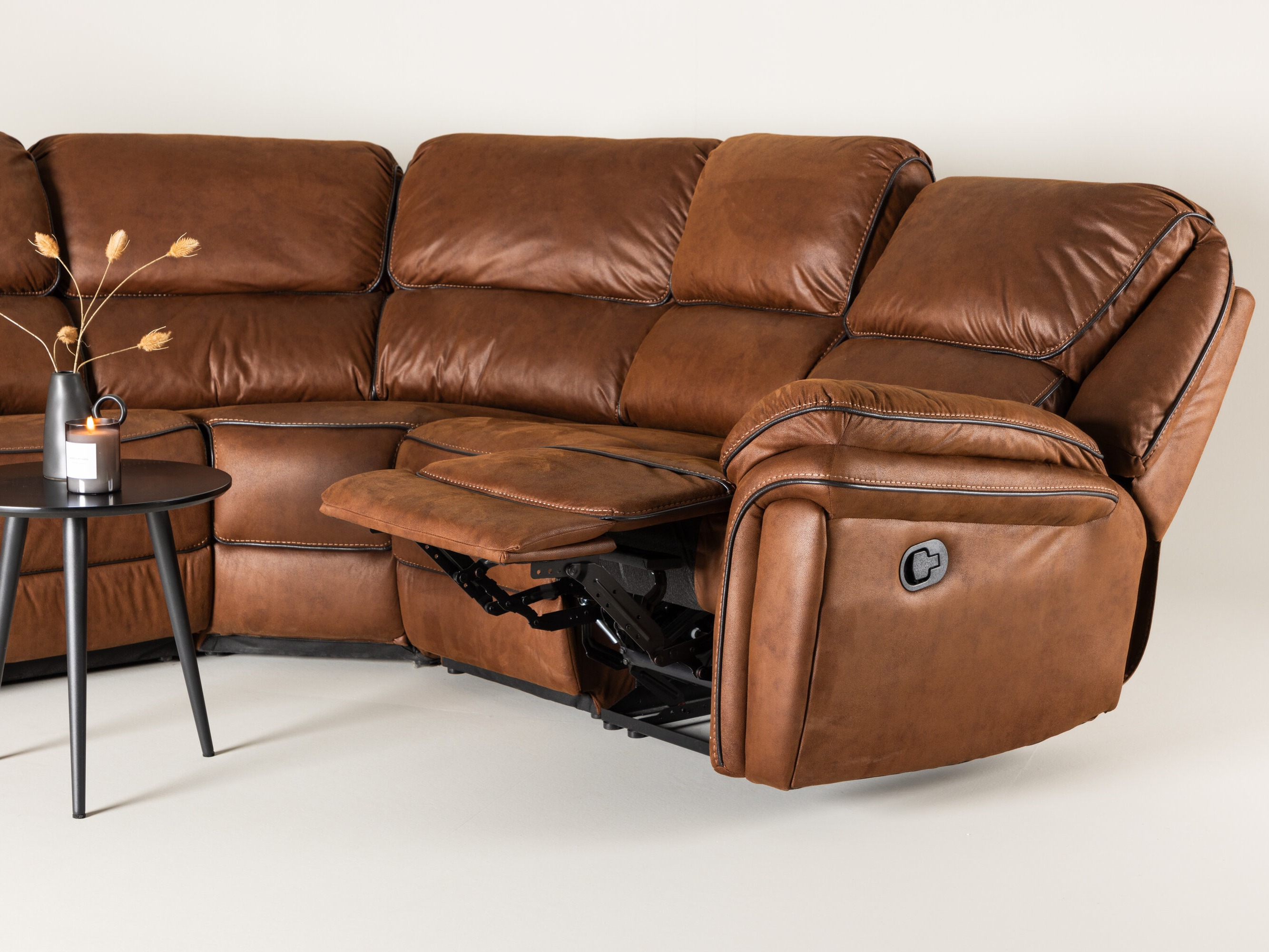 Kotna garnitura s počivalnikom Dallas 4723 (Rjava)