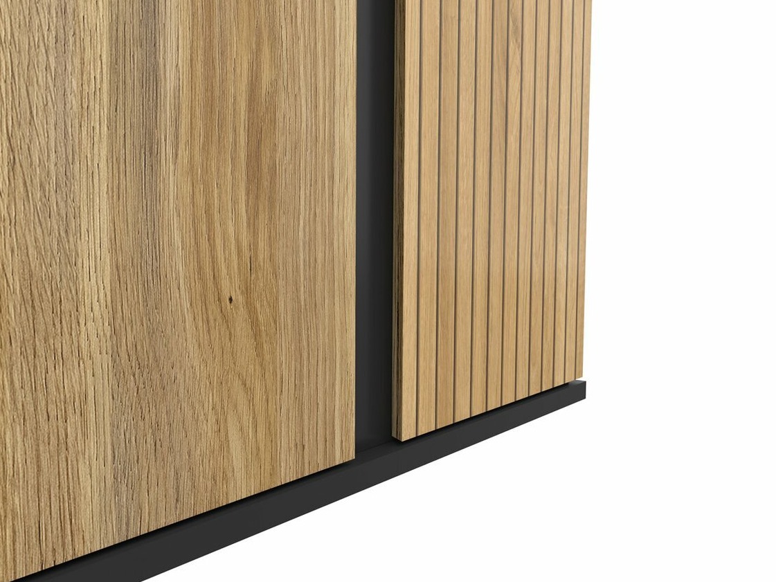 Garderobna omara Lucami 101