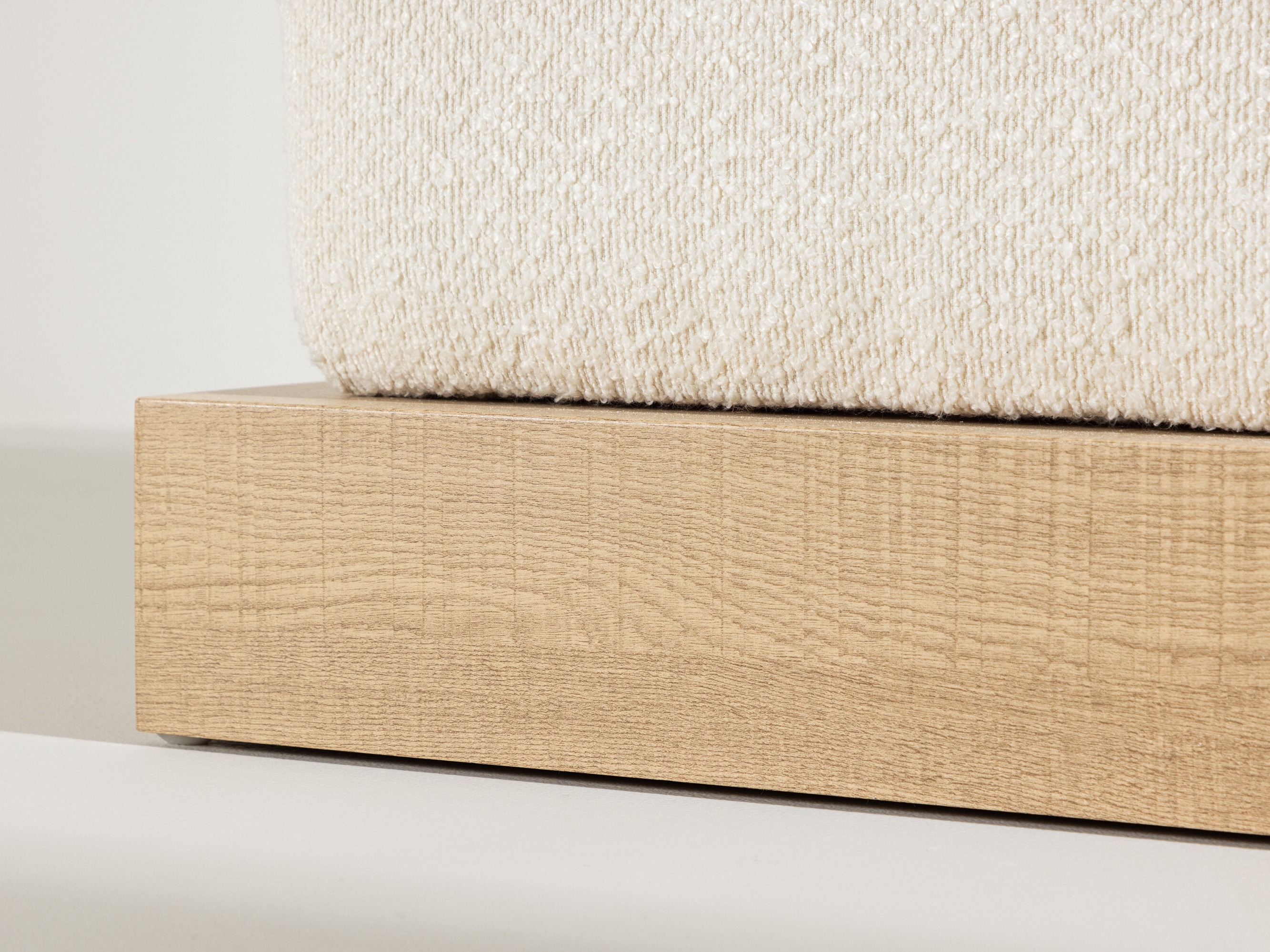 Klop z oblazinjenjem Dallas 4949