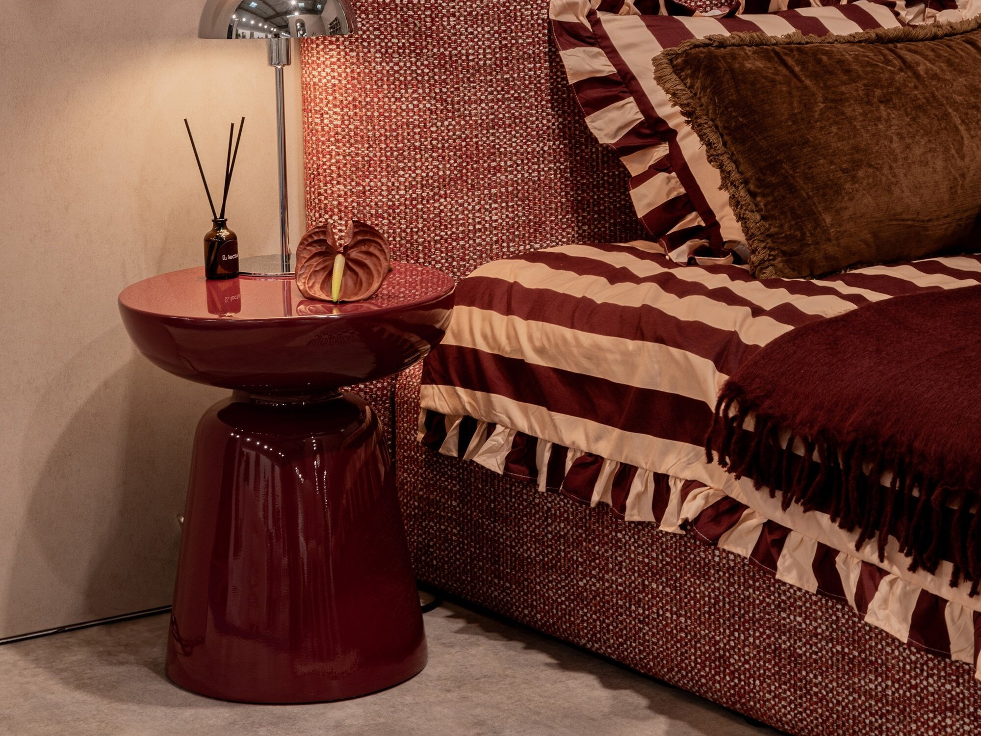 Stranska mizica Burleson 482 (Češnja)