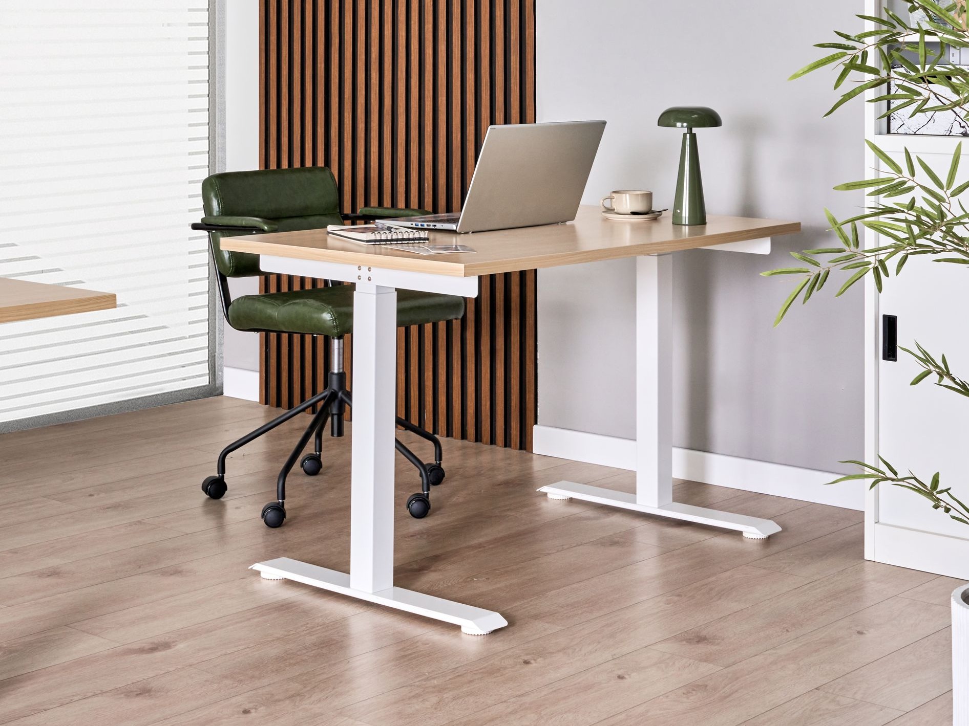 Dvižna pisalna miza Berwyn 2863 (Svetel les + Bela)