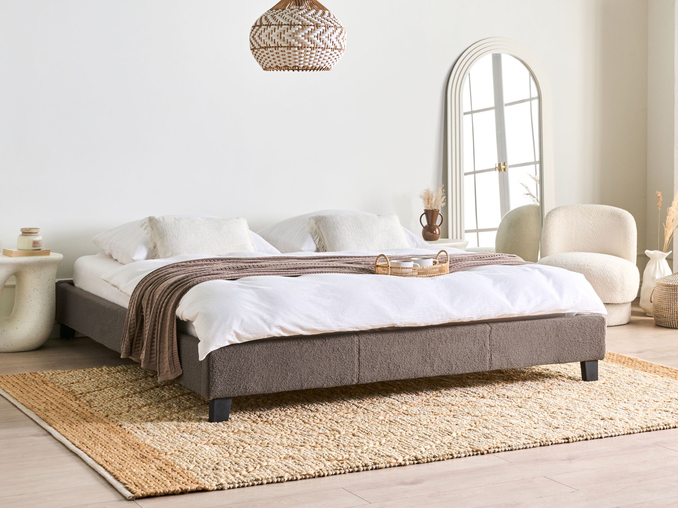 Postelja Berwyn 932 (Taupe)