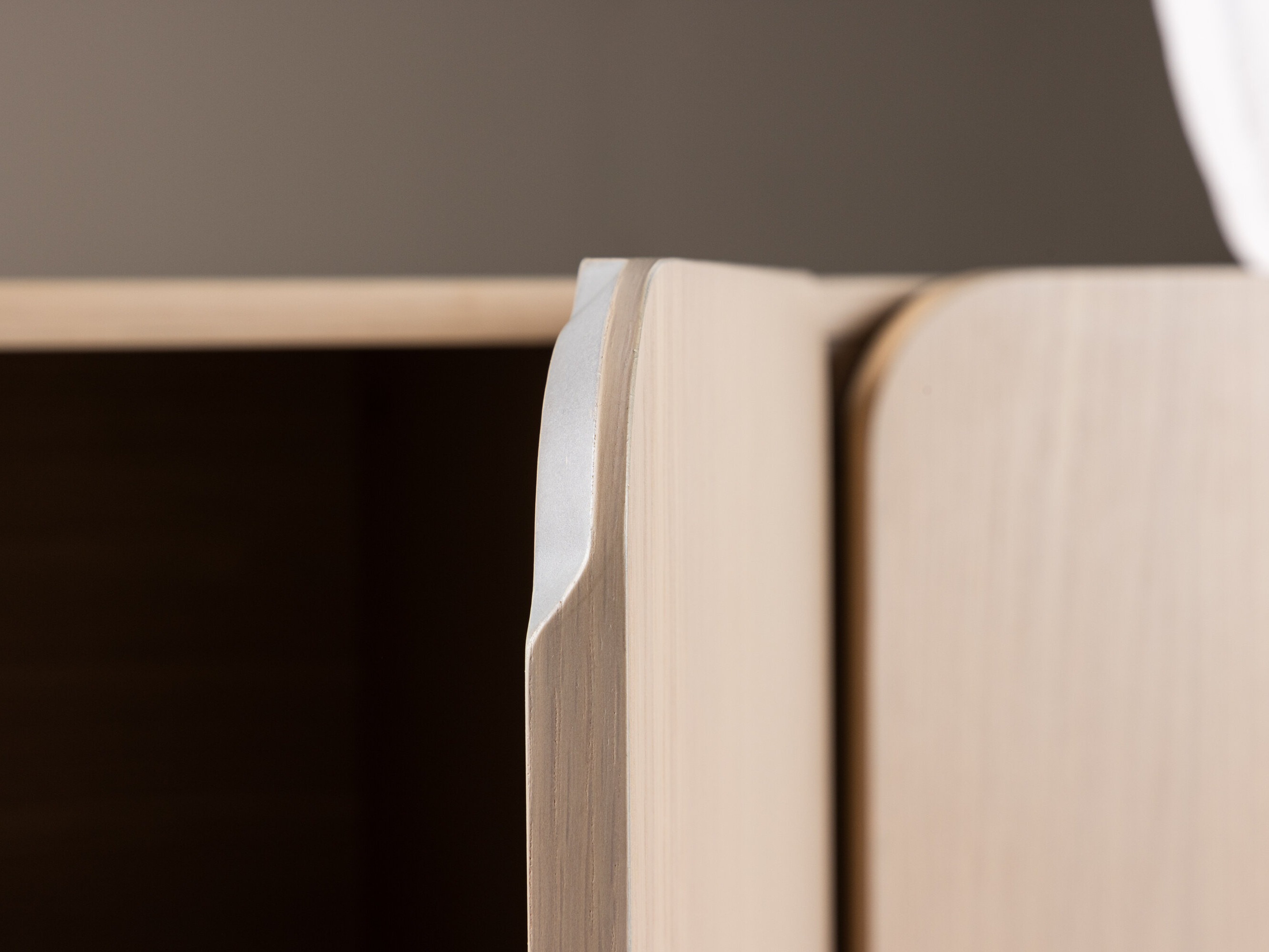 Omarica Dallas 4979 (Svetel les)