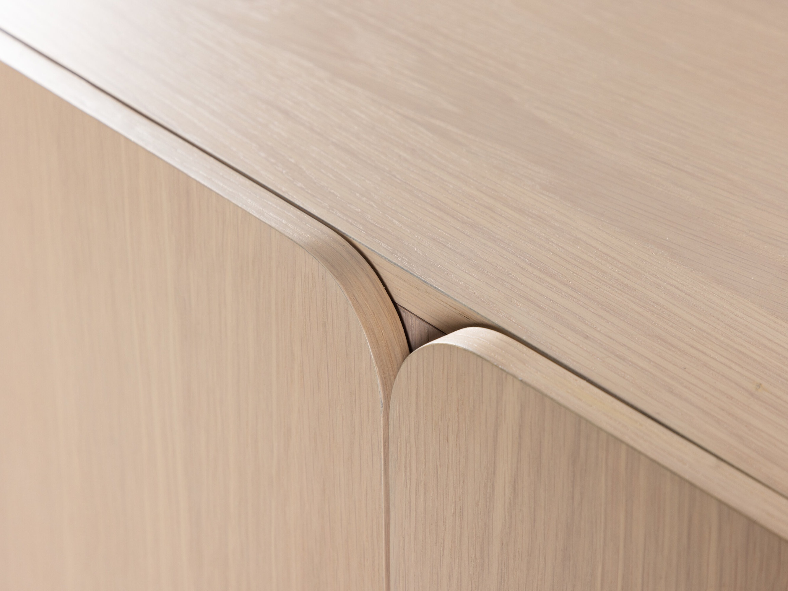 Omarica Dallas 4979 (Svetel les)