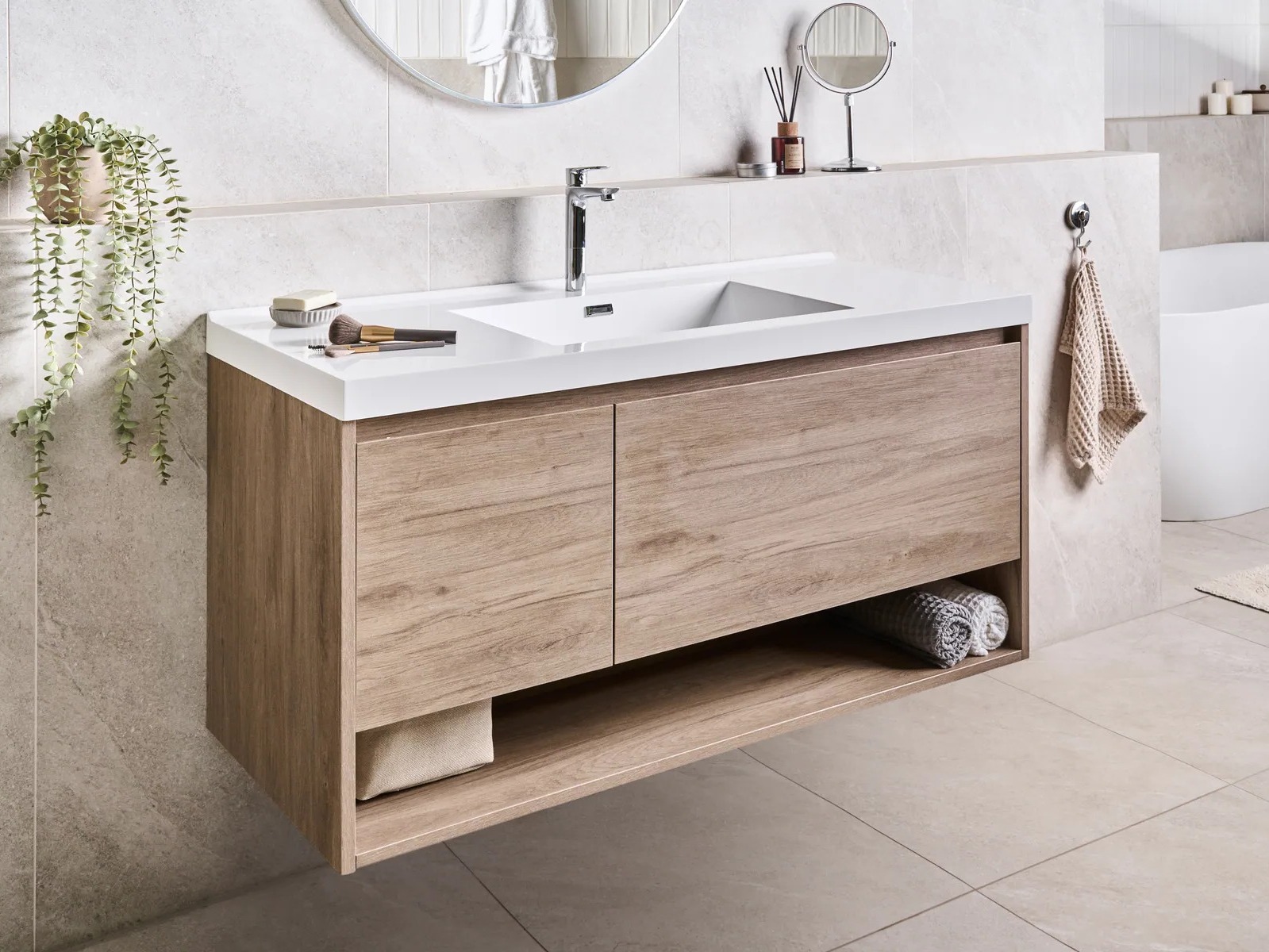 Viseča kopalniška omarica za umivalnik Berwyn 2898