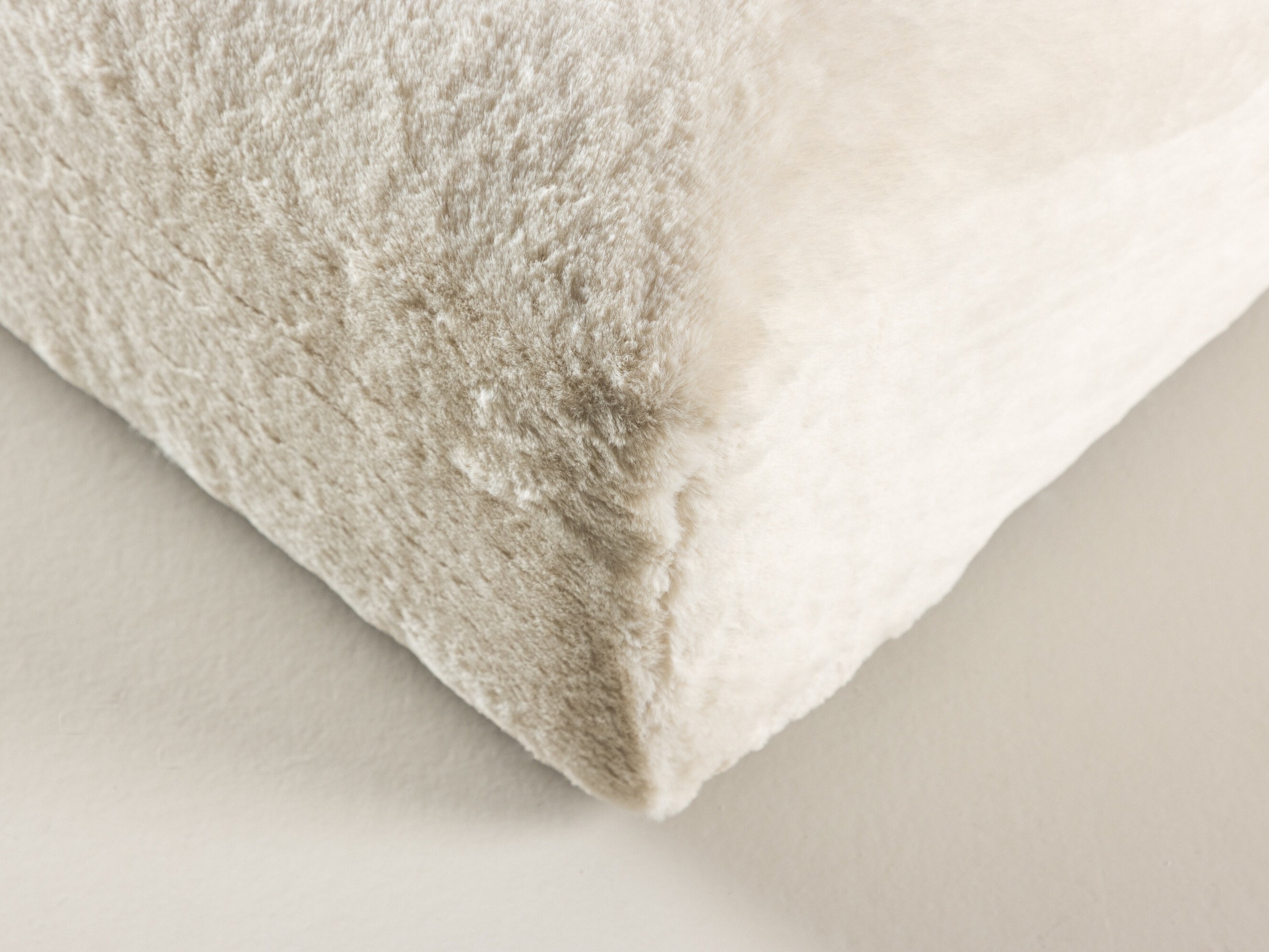 Klop z oblazinjenjem Dallas 4977