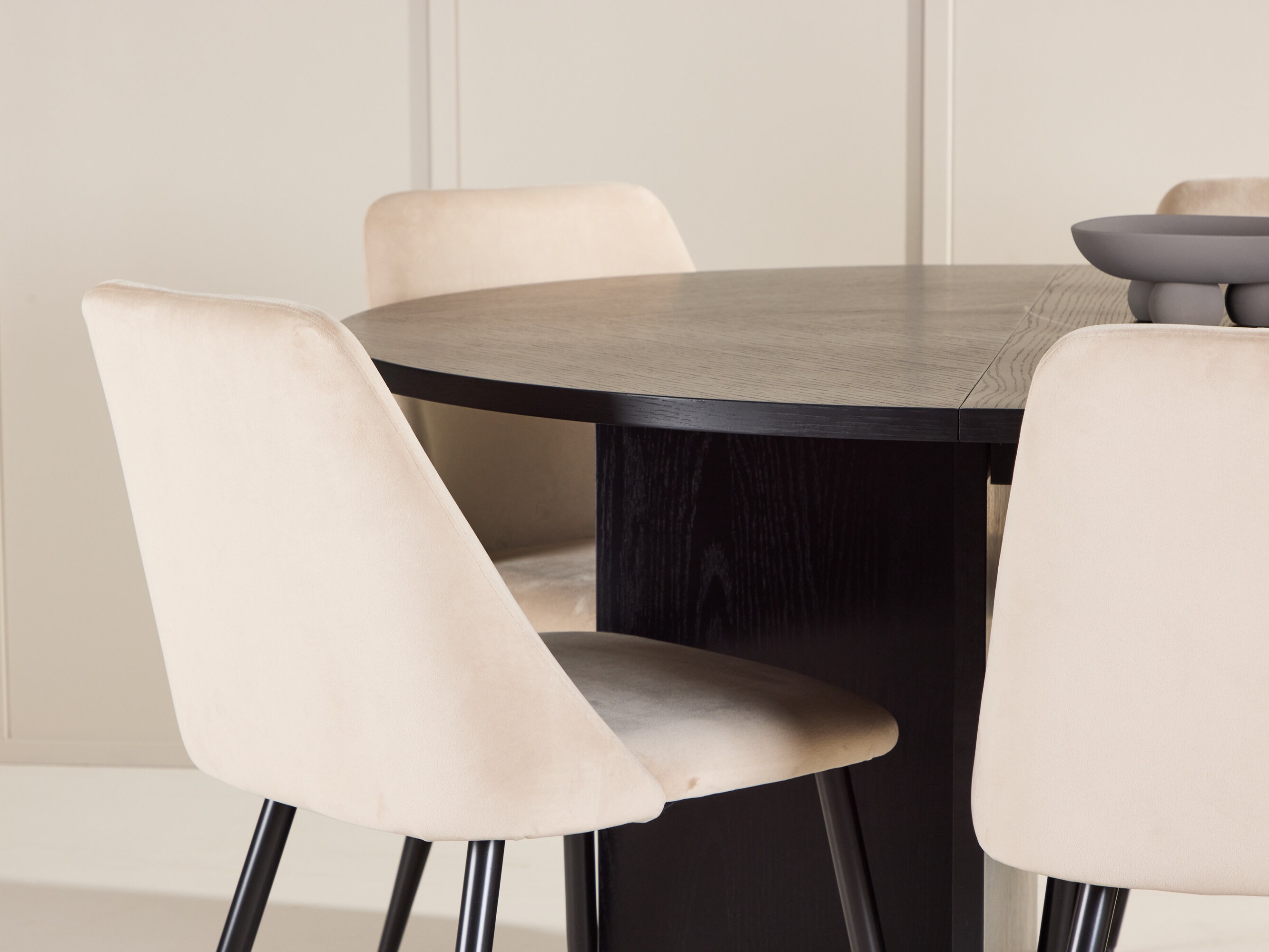 Jedilniški komplet Dallas 4992 (Črna)