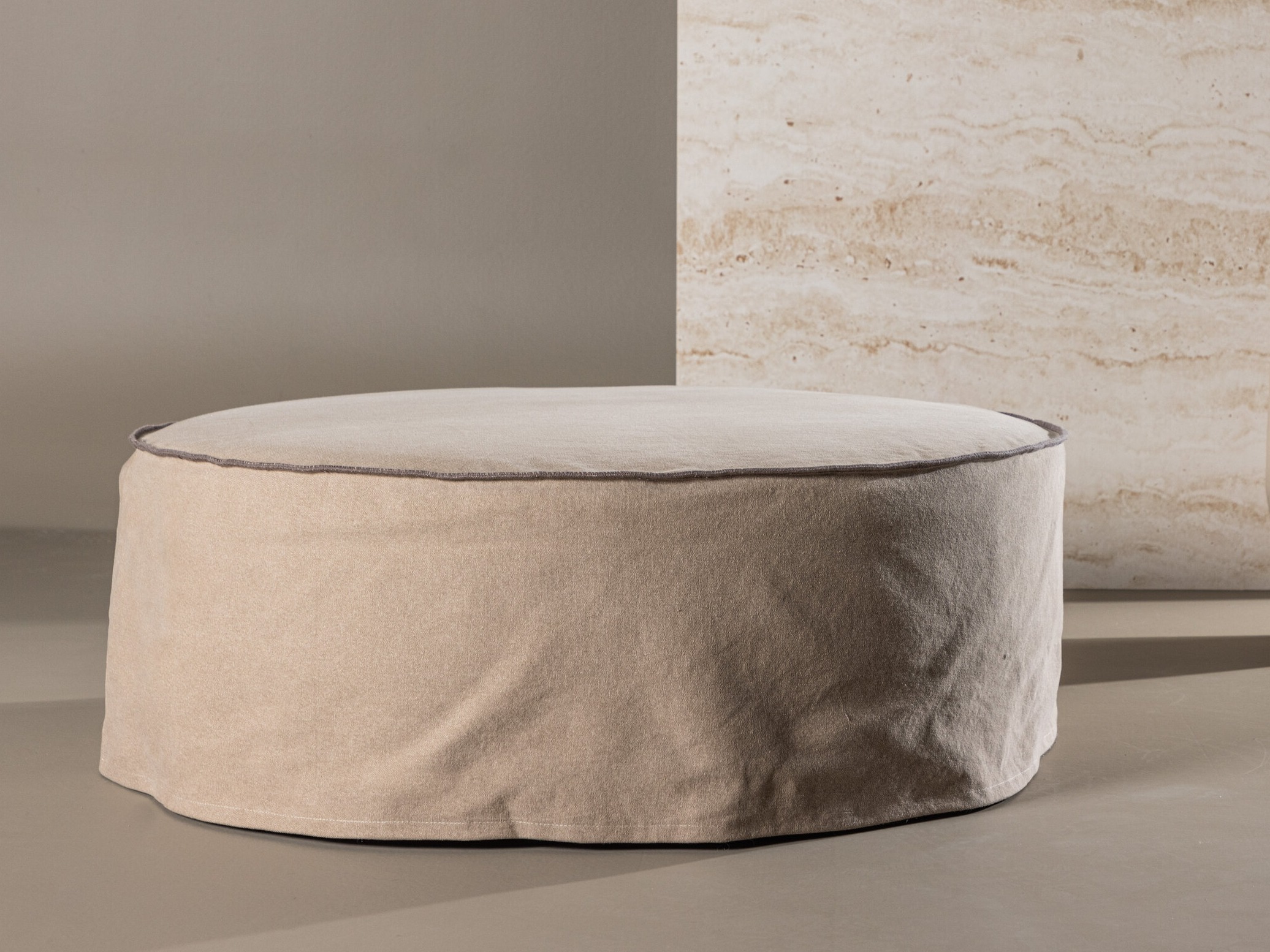 Klop z oblazinjenjem Dallas 5006 (Svetlo rjava)