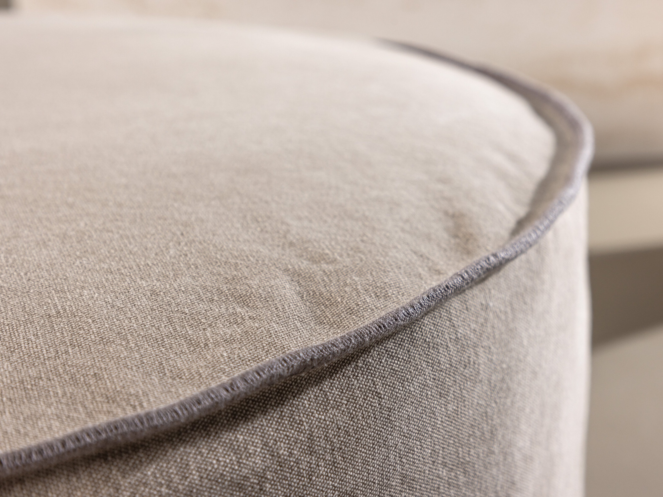 Klop z oblazinjenjem Dallas 5006 (Svetlo rjava)